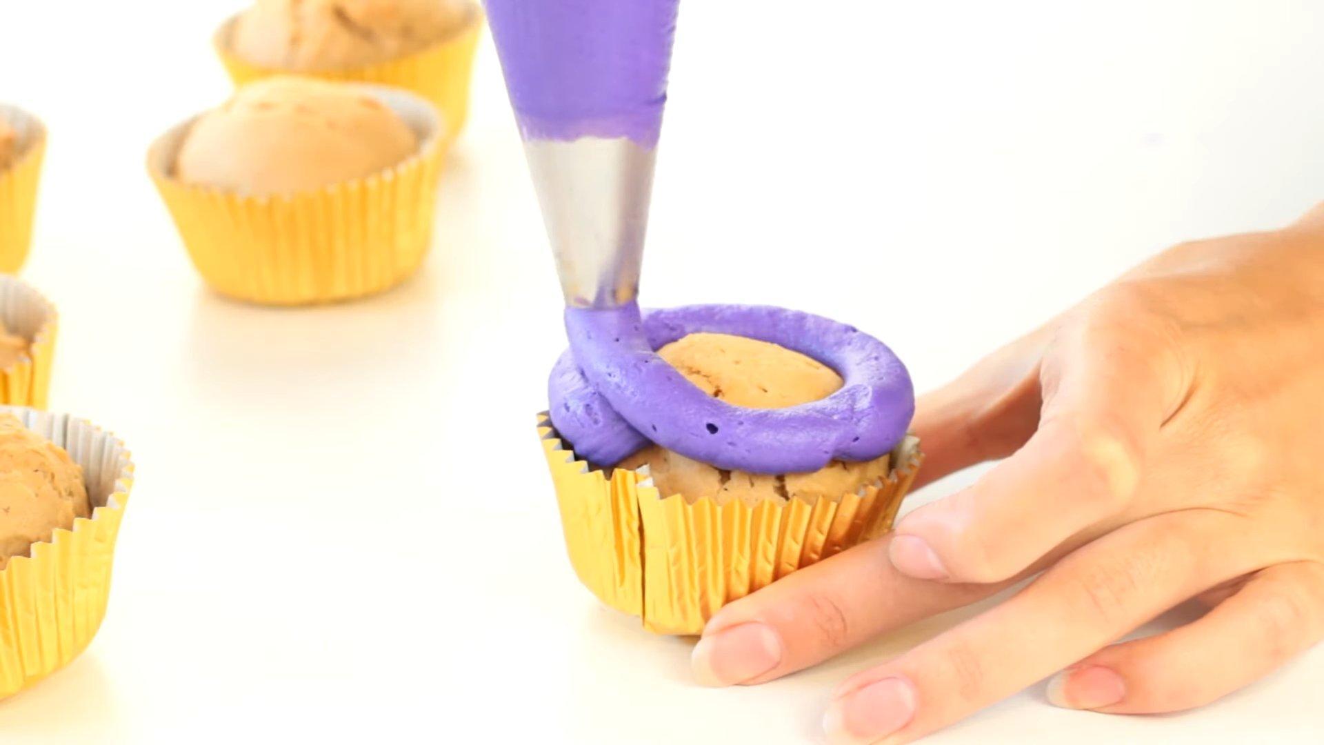 وصفة كب كيك قبعة الساحرة - الخطوة 8-1