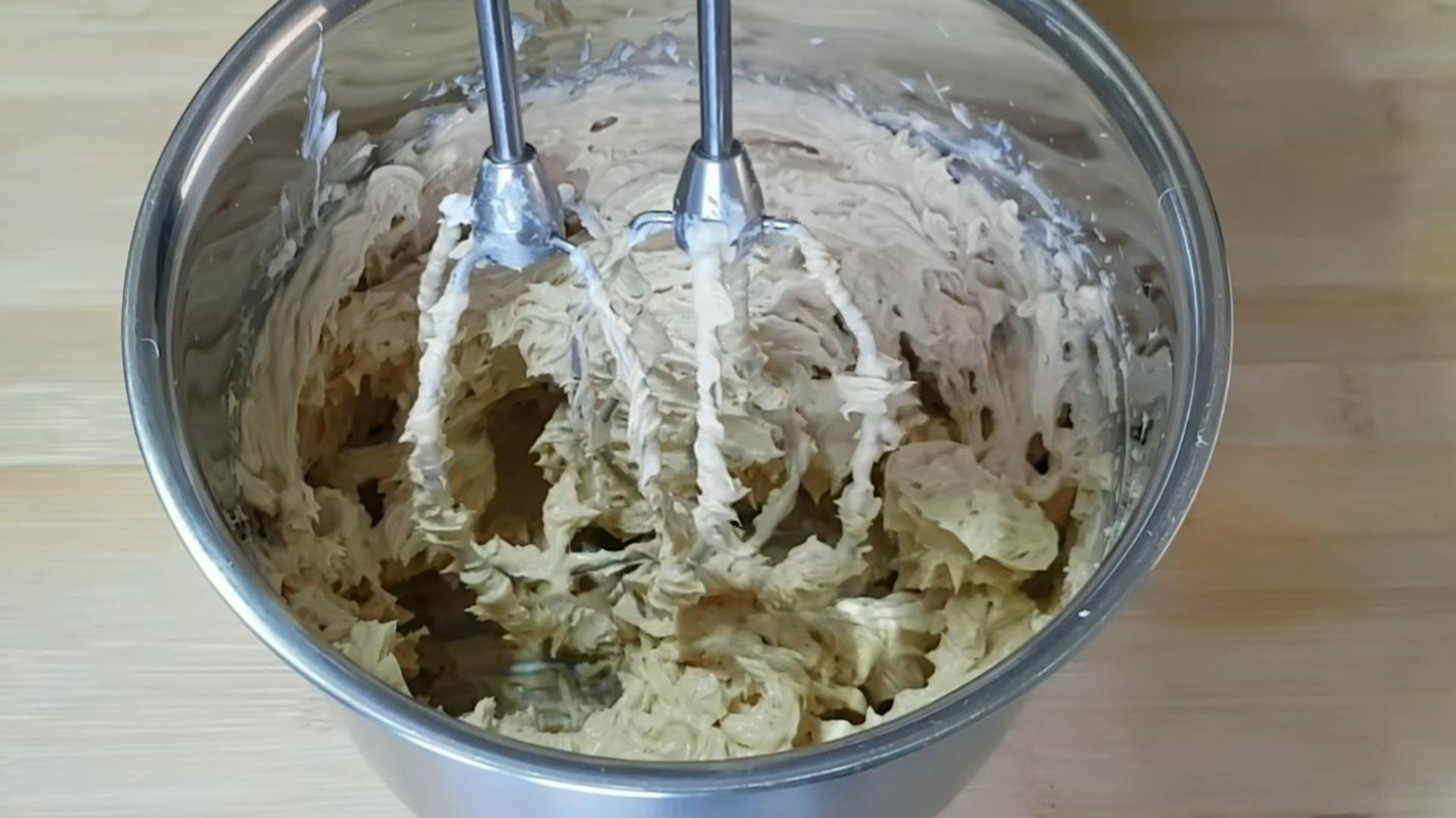 Opskrift - Cupcake-frosting med kondenseret mælk - Trin 4-2