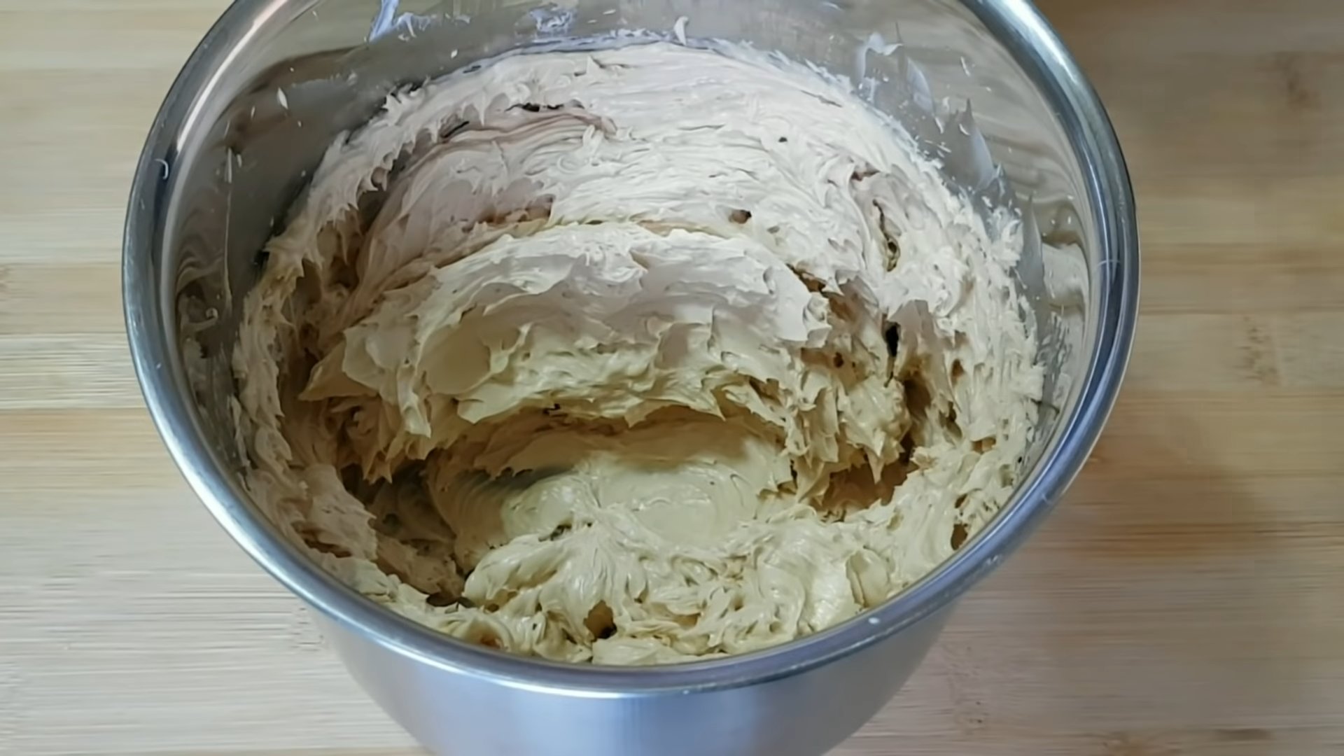 Opskrift - Cupcake-frosting med kondenseret mælk - Trin 6