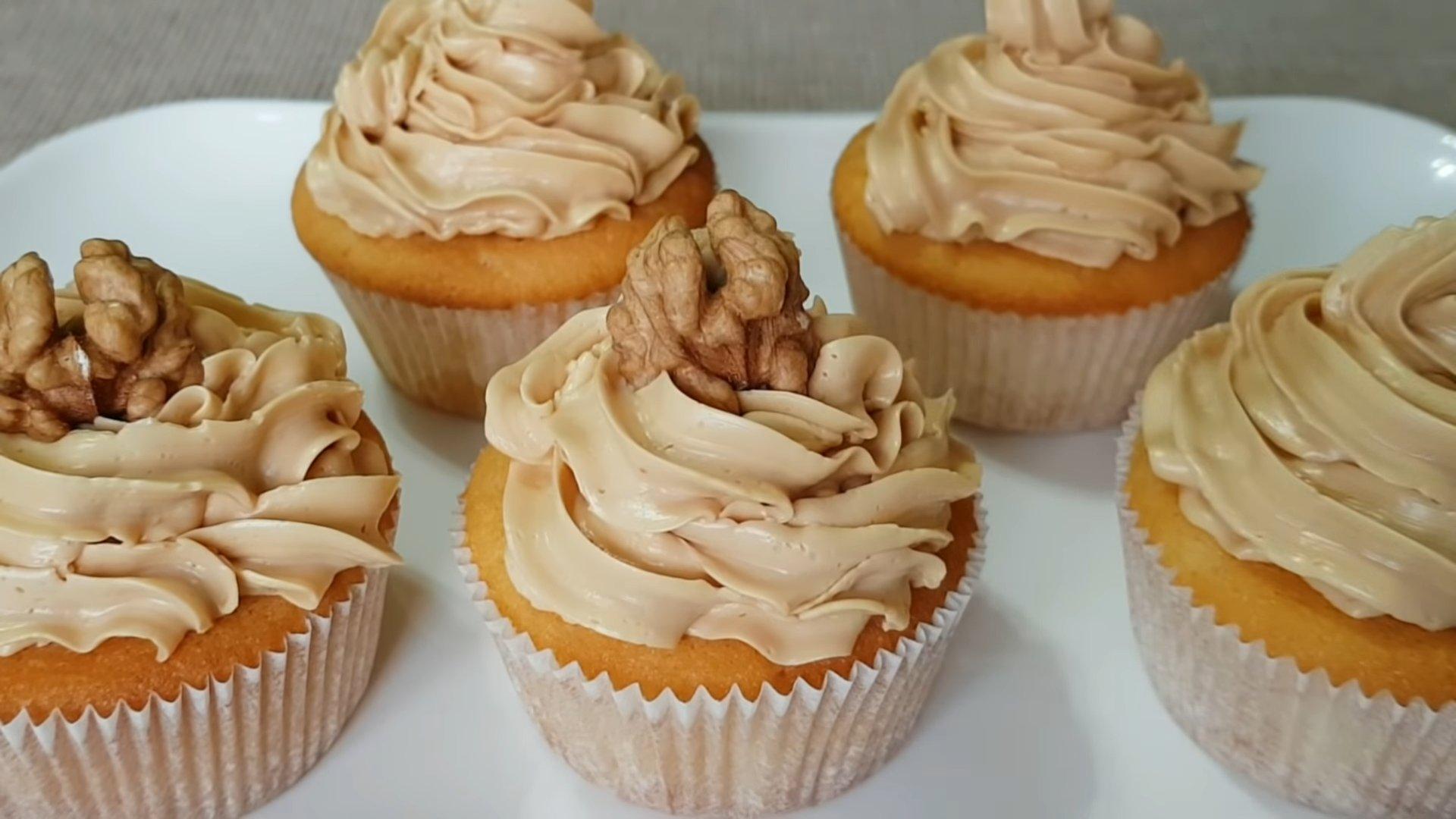 Opskrift - Cupcake-frosting med kondenseret mælk - Trin 7