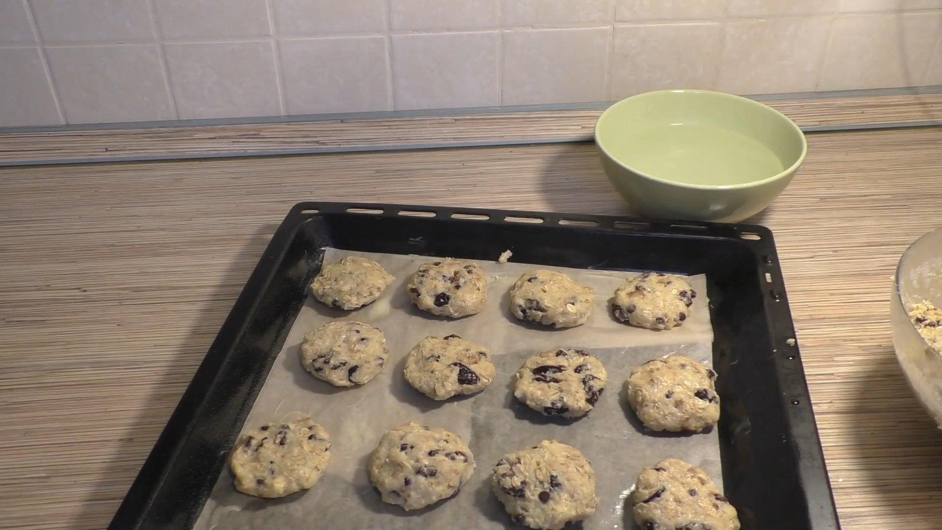 Recette - Délicieux biscuits à l'avoine aux noix et aux raisins secs - Étape 6