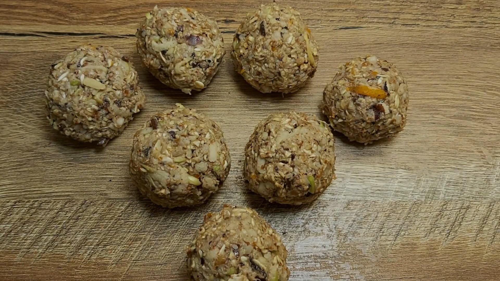 وصفة - كعكات الشوفان الصحية مع التفاح، خالية من السكر - الخطوة 8-1