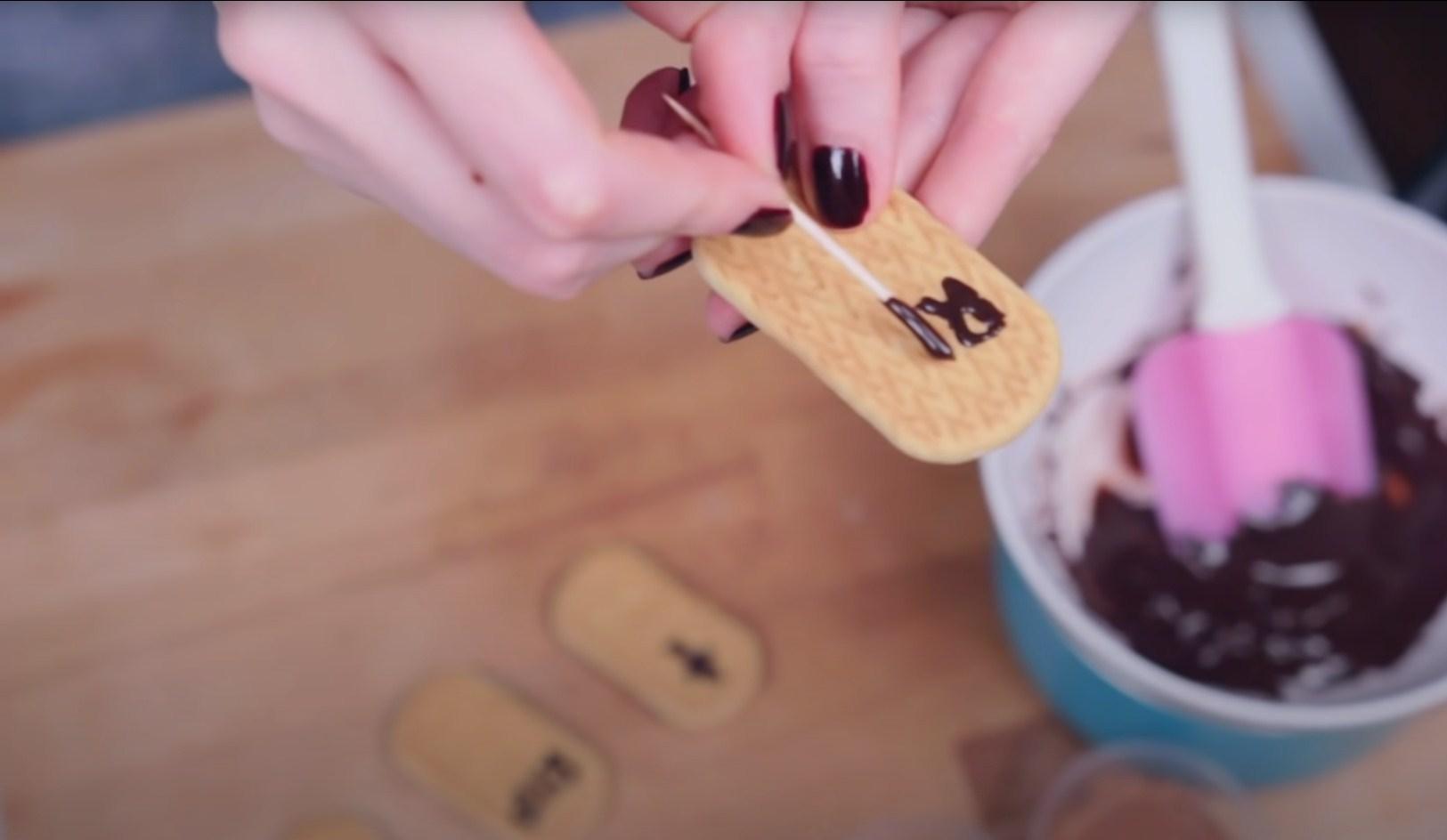 Opskrift - Chokolade Halloween "Graves" - Trin 11-2