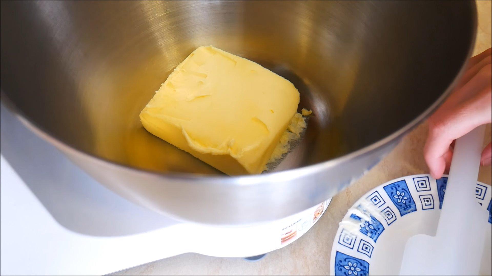 وصفة - كعكة نابليون بالحليب المكثف والزبدة - الخطوة 2