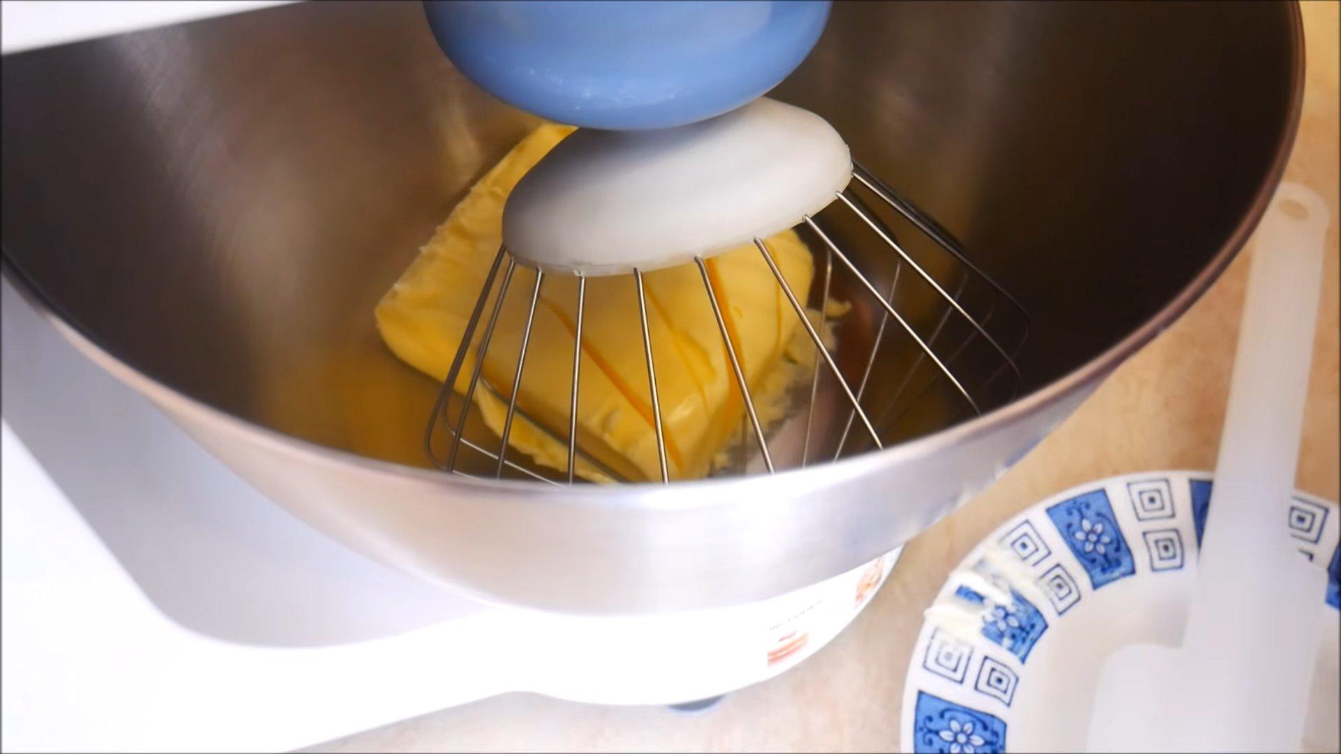 وصفة - كعكة نابليون بالحليب المكثف والزبدة - الخطوة 3