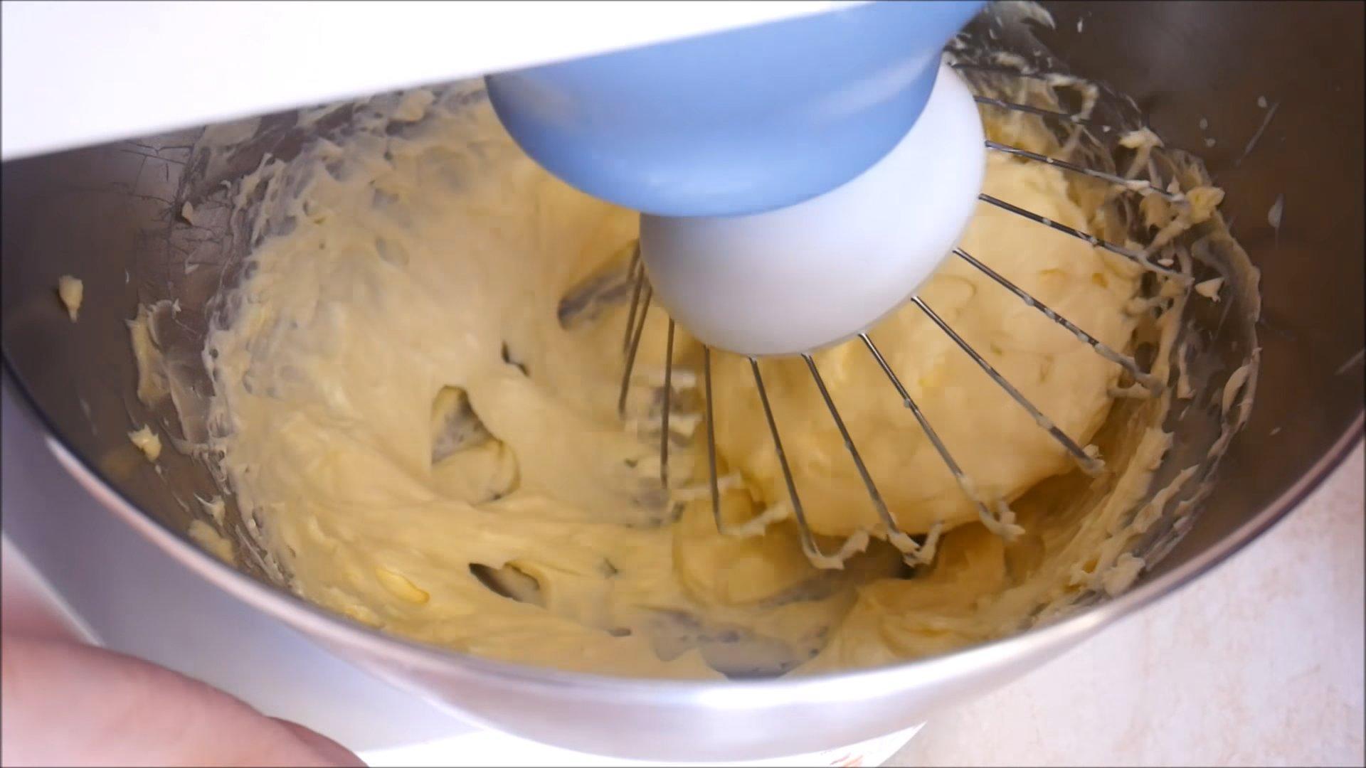 وصفة - كعكة نابليون بالحليب المكثف والزبدة - الخطوة 5