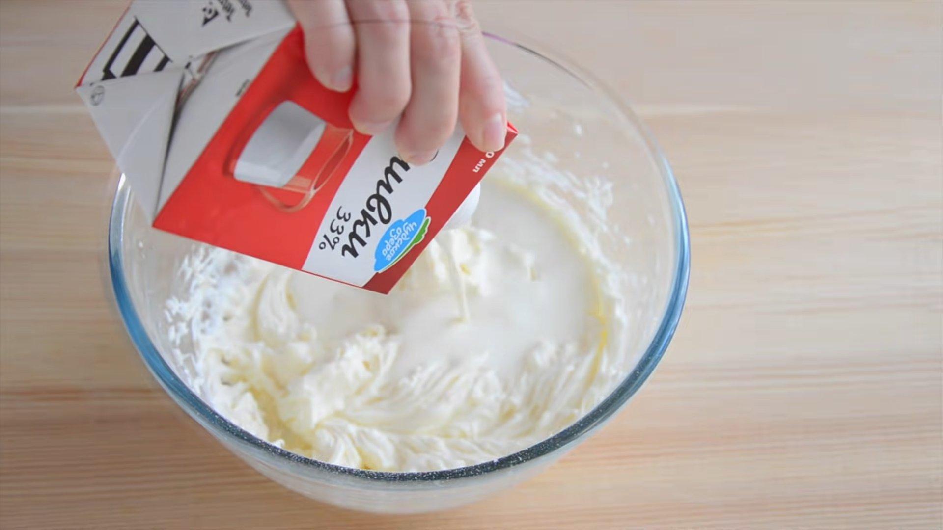 وصفة - تزيين الكيك بكريمة الزبدة - الخطوة 5