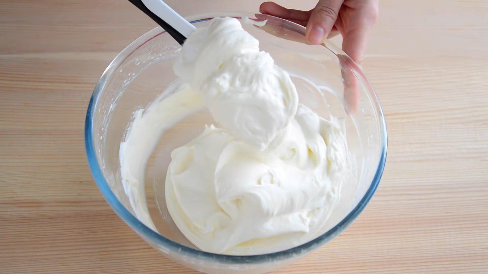 وصفة - تزيين الكيك بكريمة الزبدة - الخطوة 7