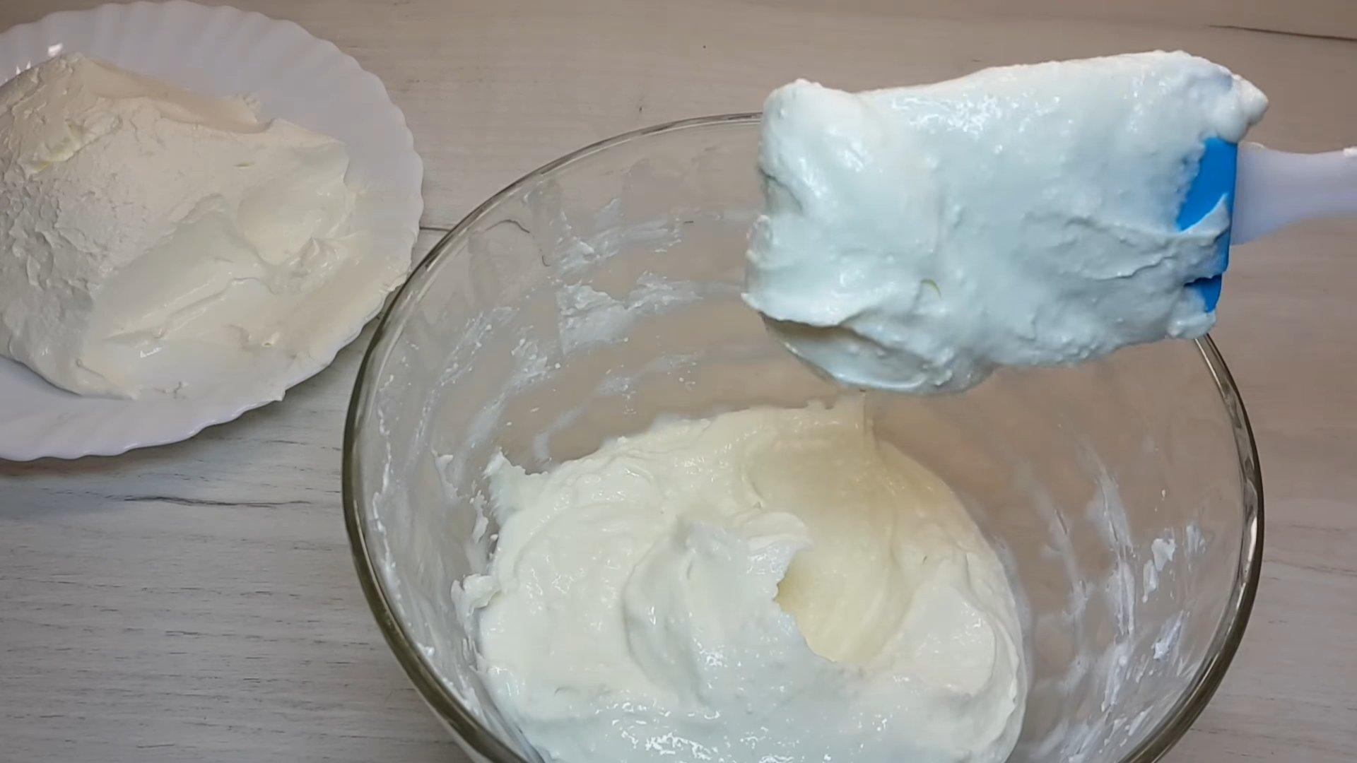 Ricetta - Ricotta e panna acida per pan di Spagna - Fase 4.1