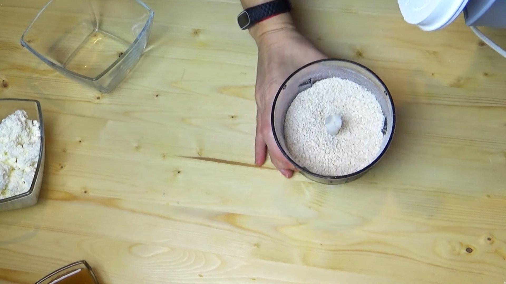 وصفة - كعكات الجبن القريش الطرية والشوفان مع التفاح - الخطوة 2