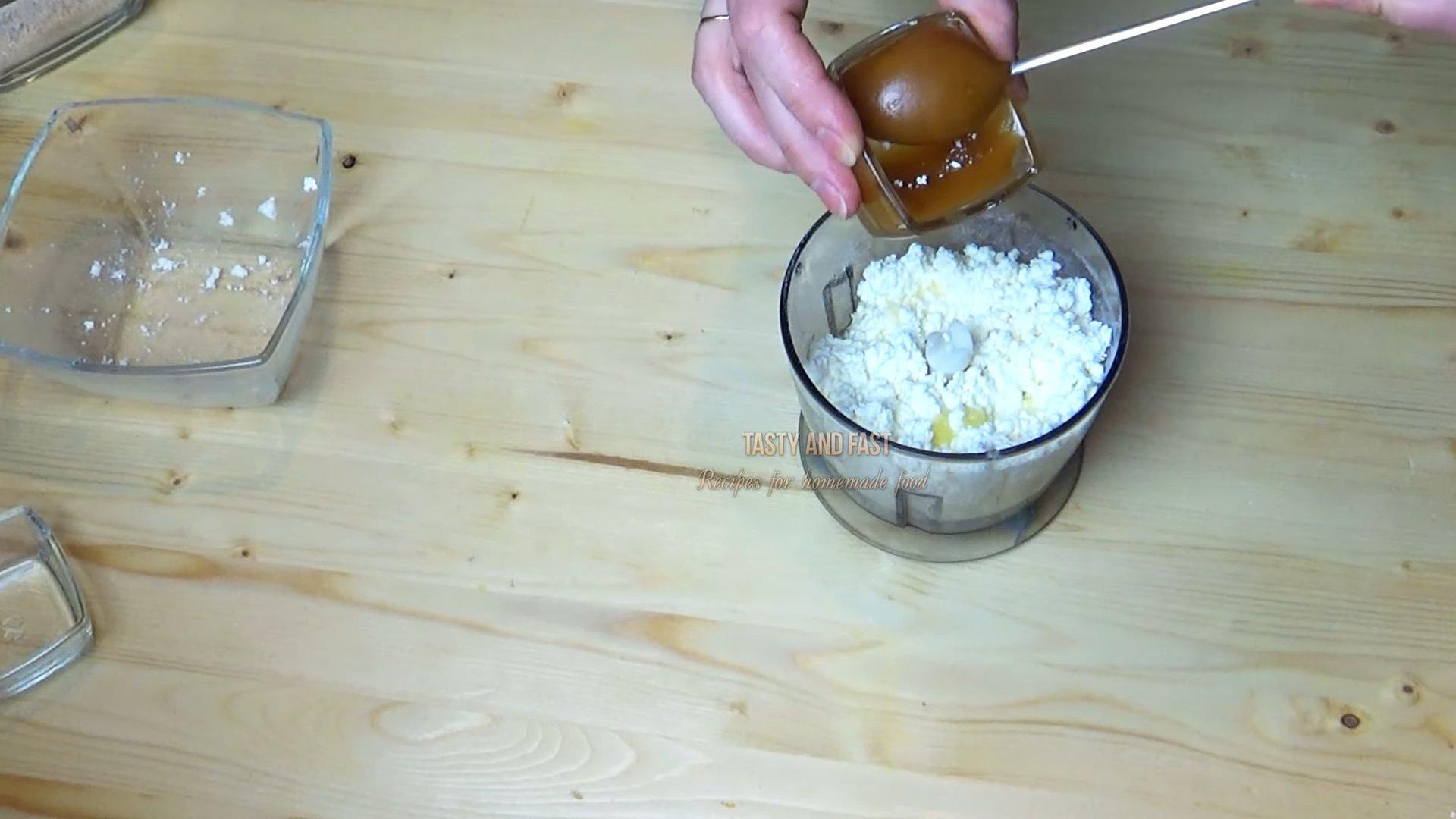 وصفة - كعكات الجبن القريش الطرية والشوفان مع التفاح - الخطوات 3-2