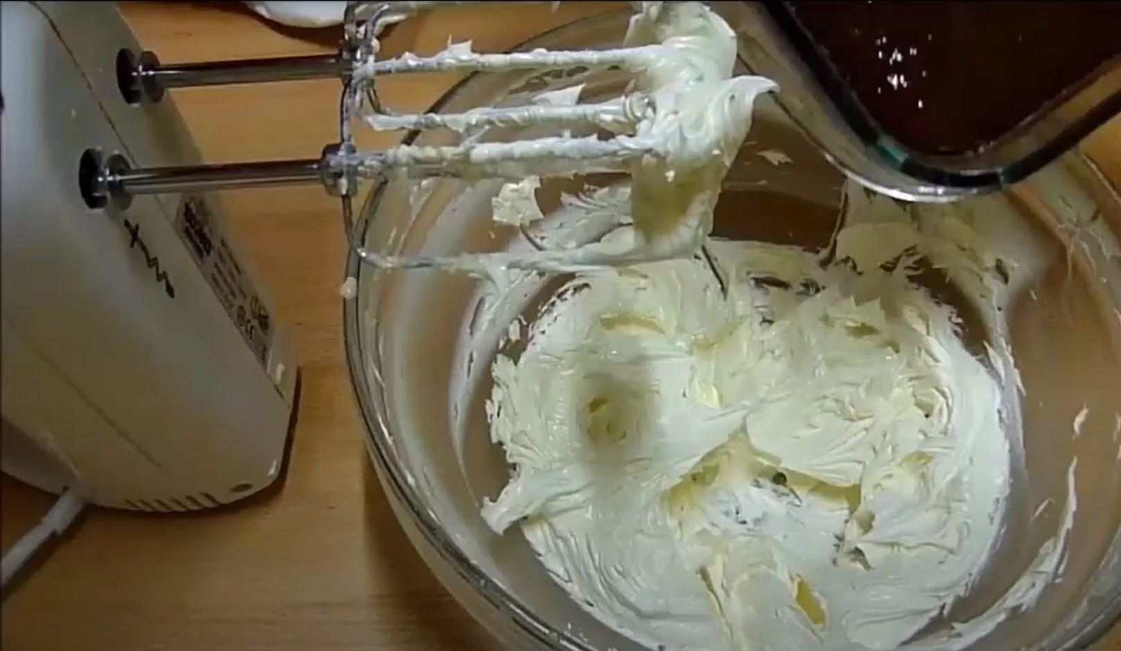 Rezept – Charlotte-Creme für Biskuitkuchen – Schritt 7-2