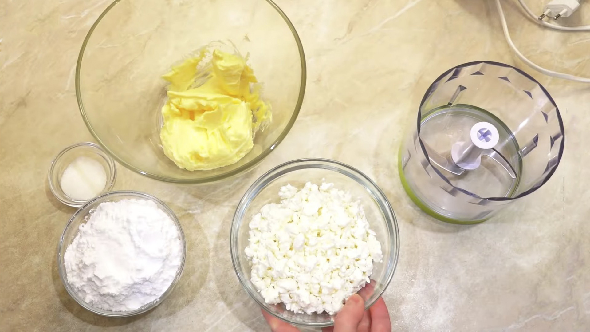 Opskrift - Flødeostglasur til cupcakes - Trin 1