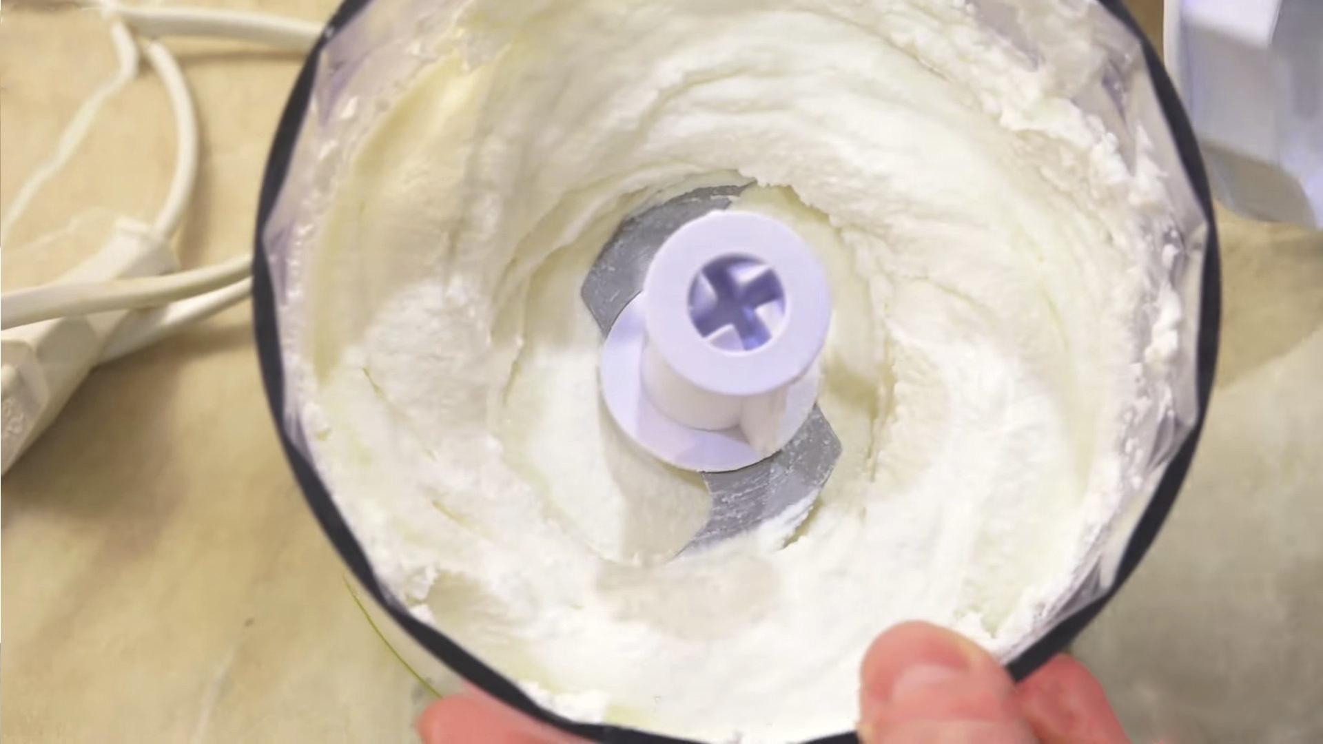 Opskrift - Flødeostglasur til cupcakes - Trin 3-2