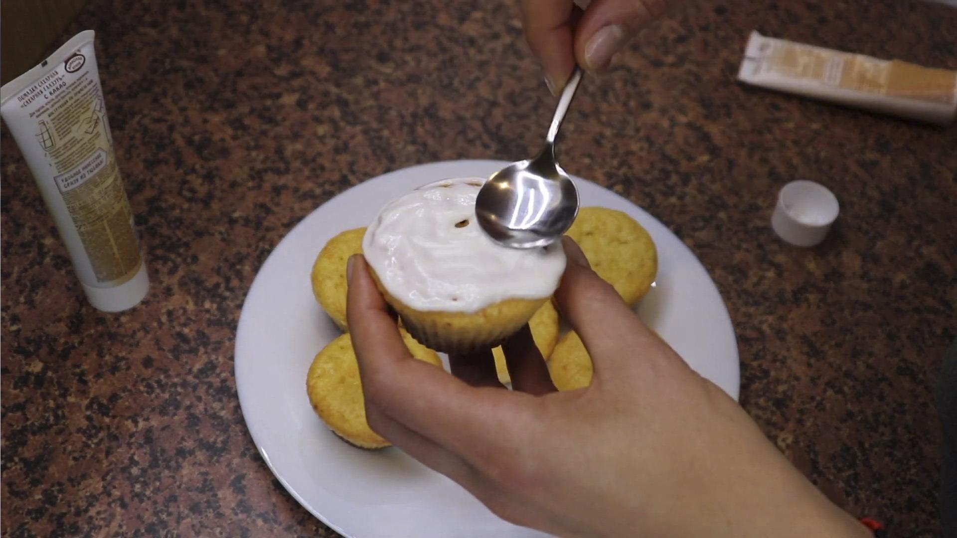 وصفة - كب كيك اليقطين على شكل مومياء - الخطوة 8