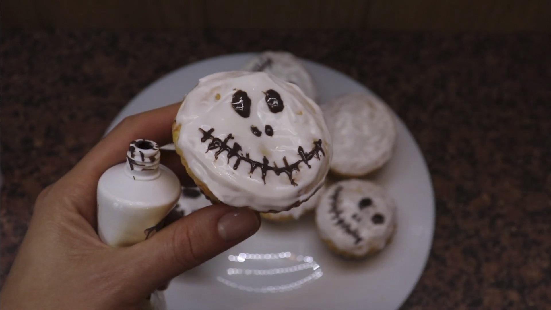 وصفة - كب كيك اليقطين على شكل مومياء - الخطوة 9-2