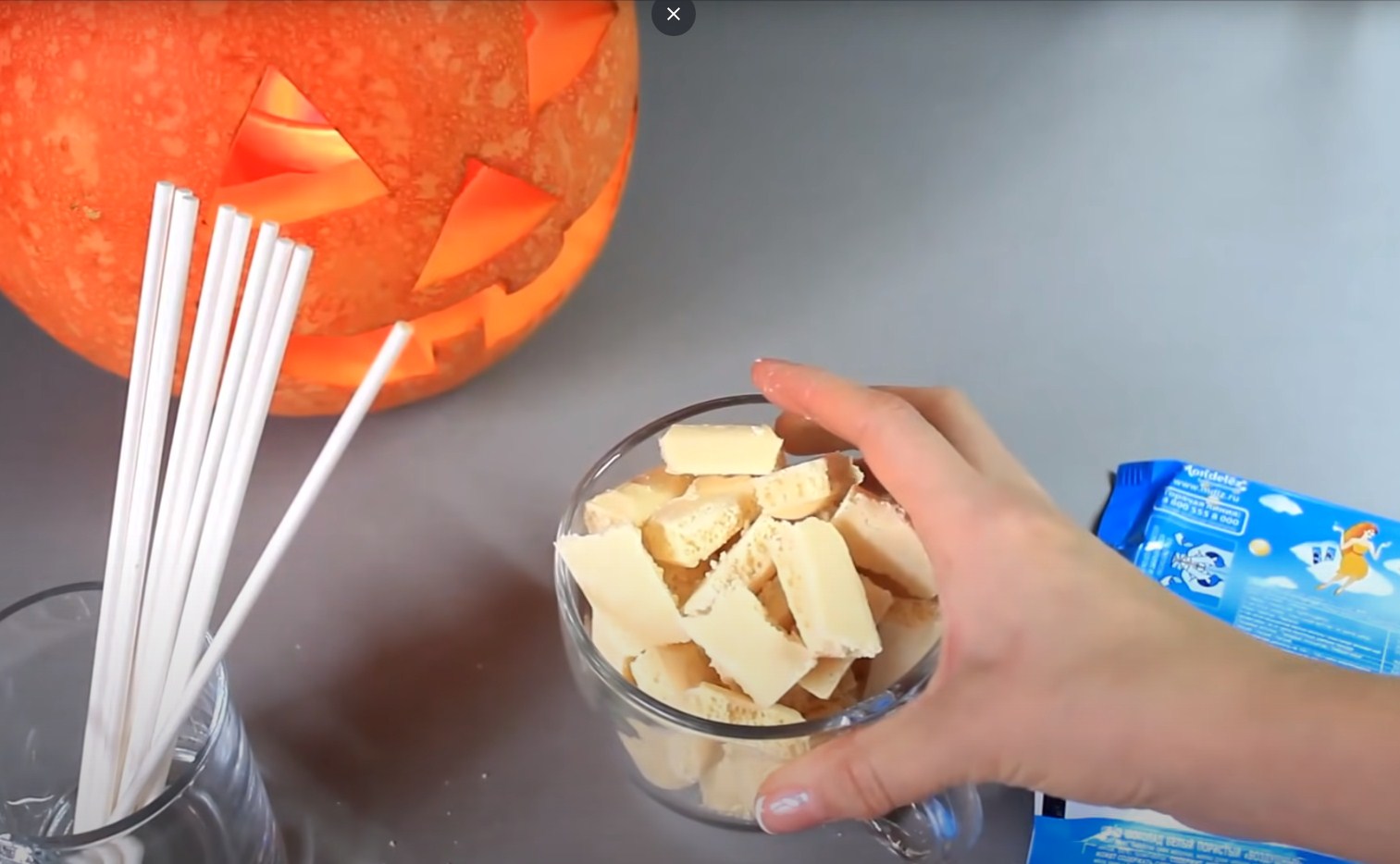 Opskrift - Halloween Kraniekagepops - Trin 11