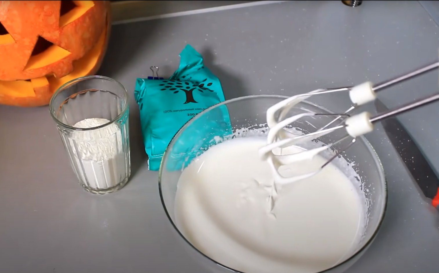 Opskrift - Halloween Kraniekagepops - Trin 2