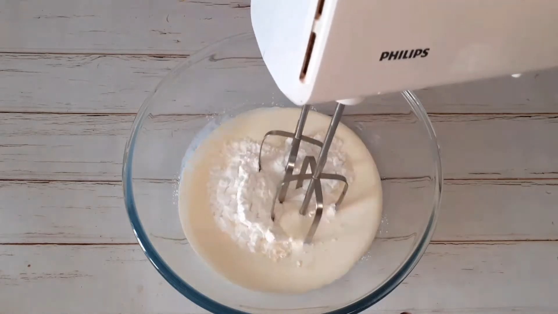 Opskrift - Cupcake-frosting med fløde og flormelis - Trin 3