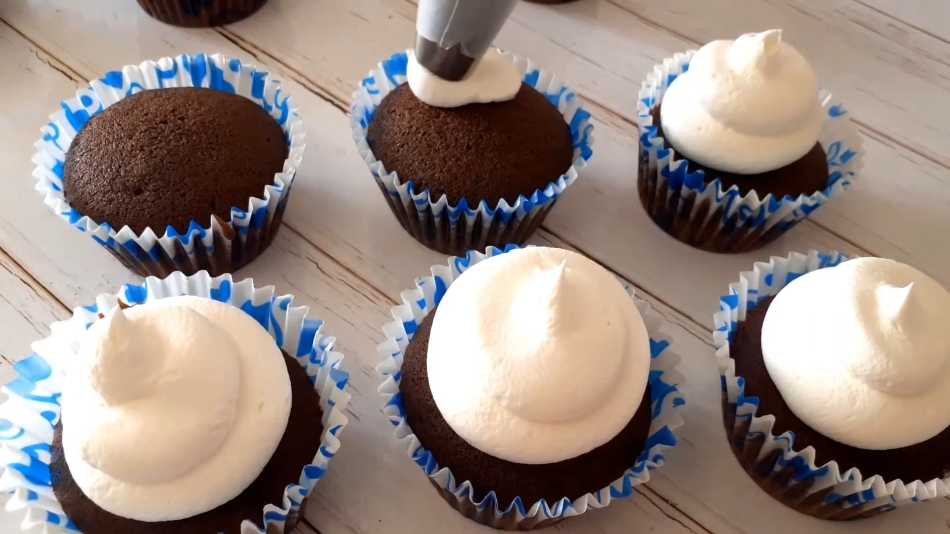 Opskrift - Cupcake-frosting med fløde og flormelis - Trin 6-1