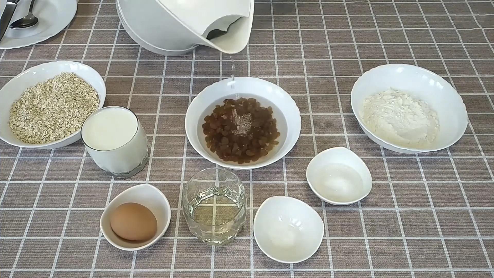 Recette - Délicieux biscuits à l'avoine au kéfir et aux raisins secs - Étape 2