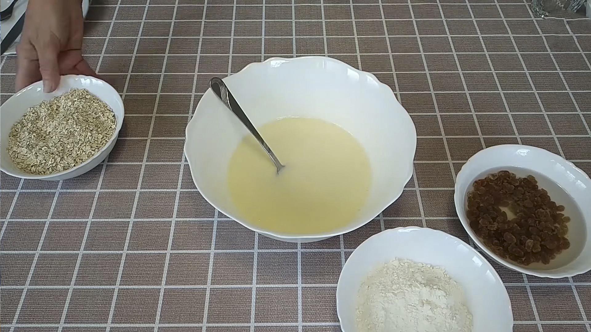 Recette - Délicieux biscuits à l'avoine au kéfir et aux raisins secs - Étape 4