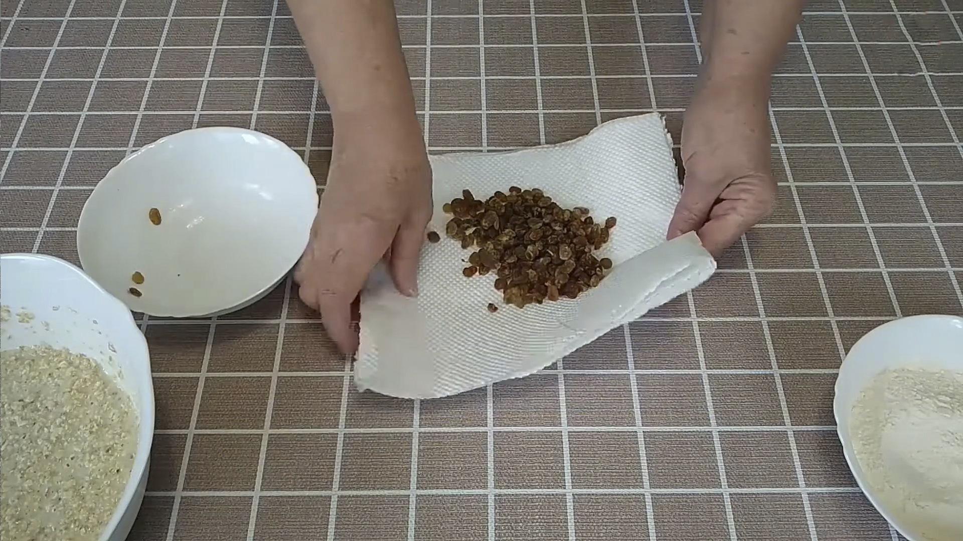 Recette - Délicieux biscuits à l'avoine avec du kéfir et des raisins secs - Étape 6-1