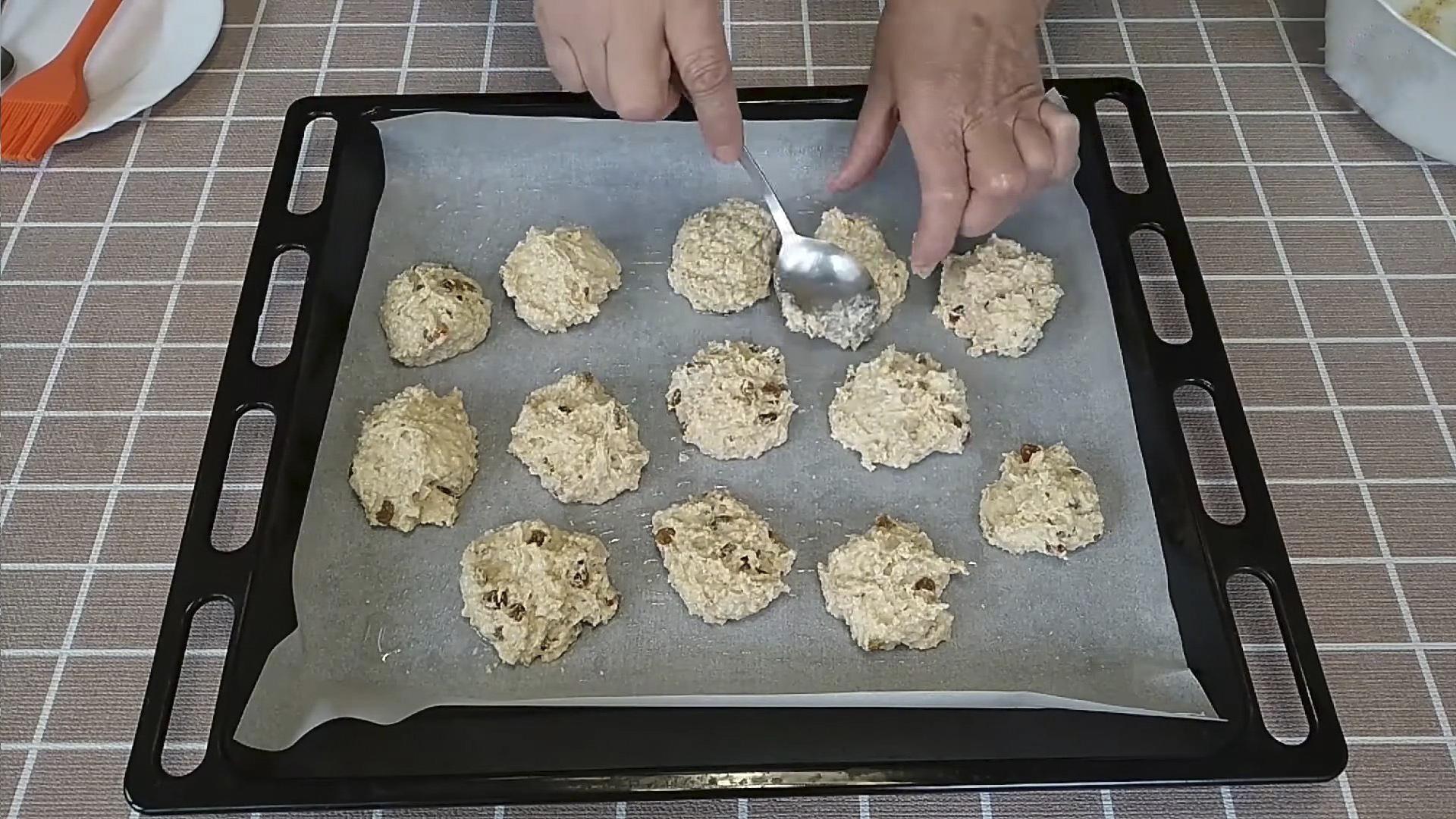 Recette - Délicieux biscuits à l'avoine au kéfir et aux raisins secs - Étape 9-2