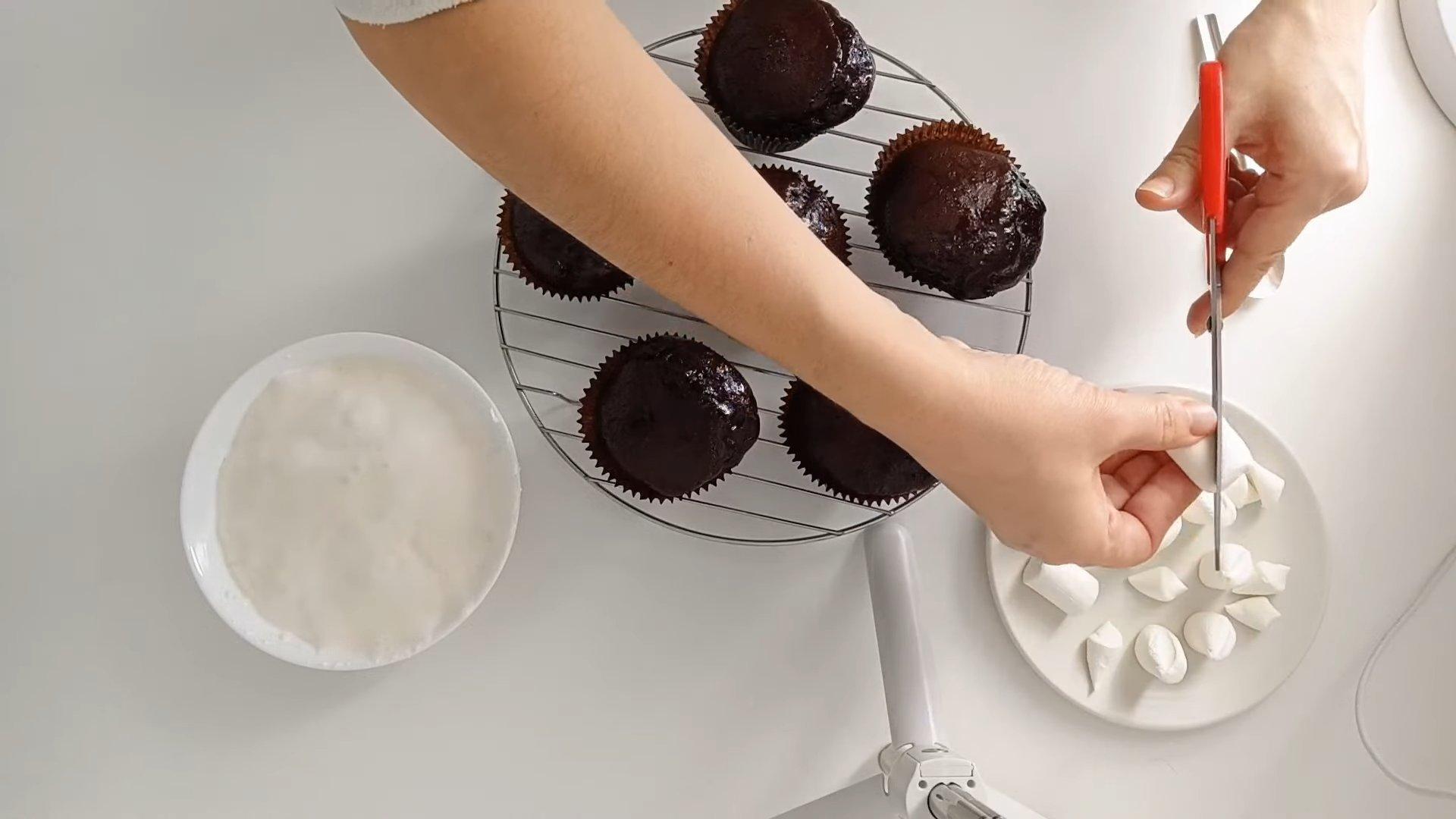 وصفة كب كيك مارشميلو الأشباح - الخطوة 5