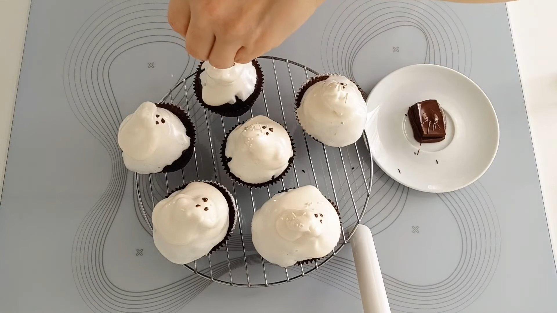 وصفة كب كيك مارشميلو الأشباح - الخطوة 8-2