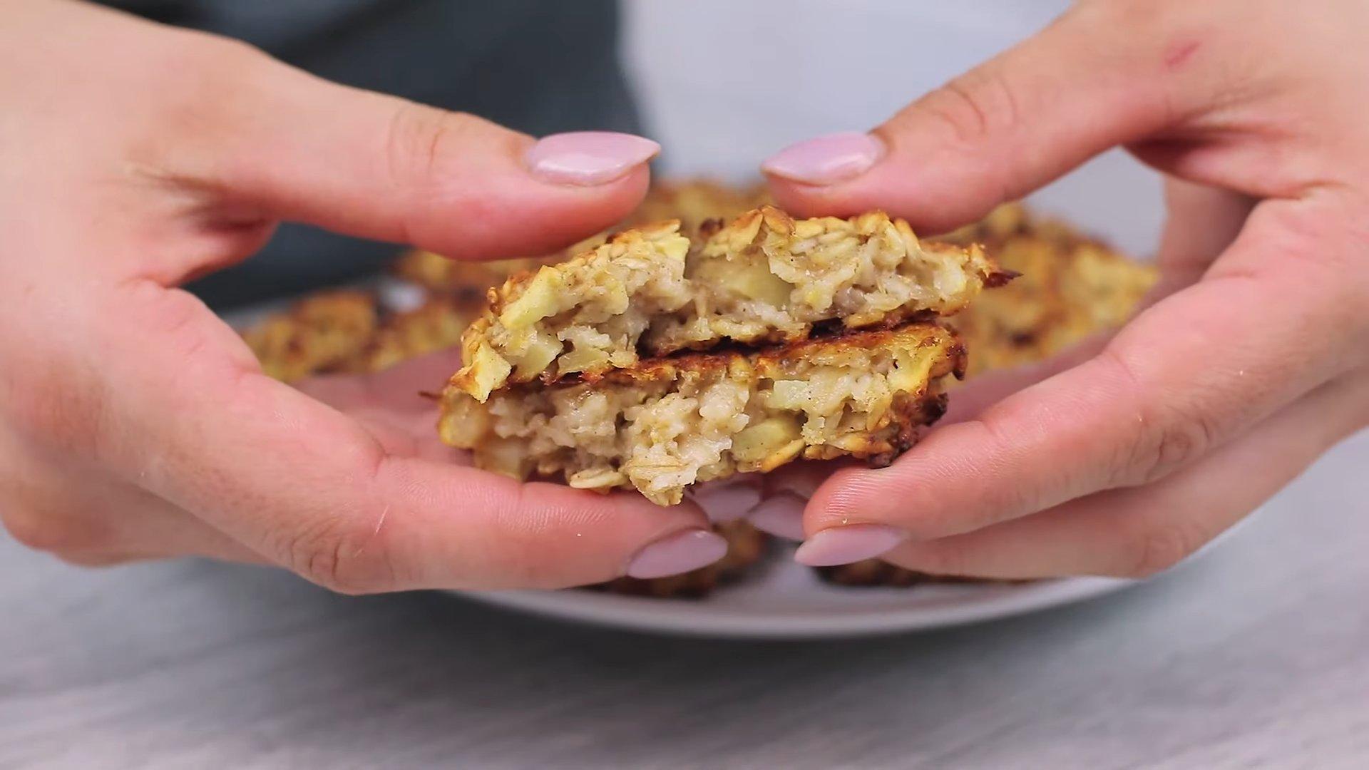 وصفة - كعكات الشوفان بالكفير والتفاح للحصول على قوام رشيق - الخطوة 9-2