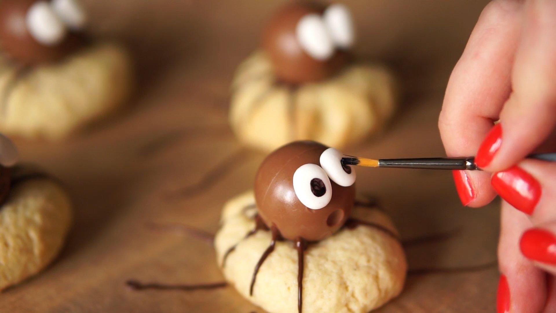 وصفة - كعكات العنكبوت - الخطوة 12