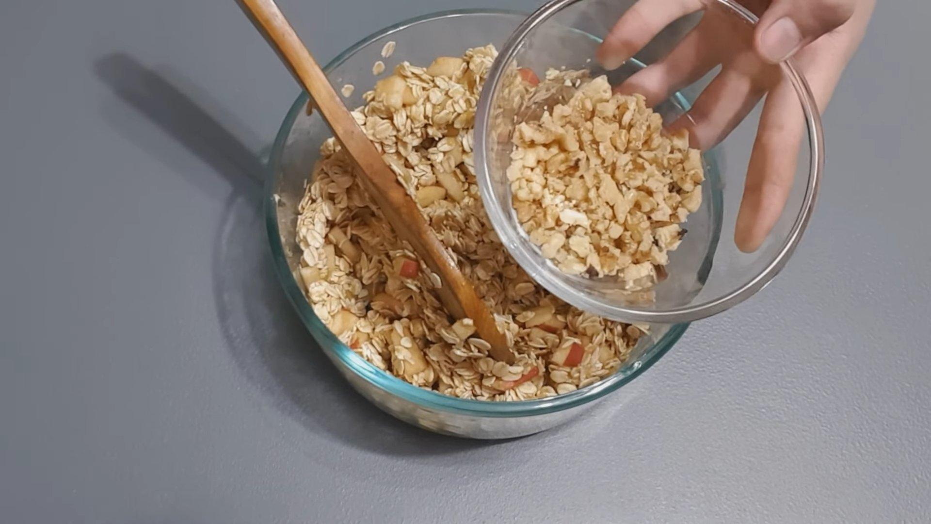 وصفة - كعكات الشوفان الحلوة بالموز والتفاح - الخطوة 5