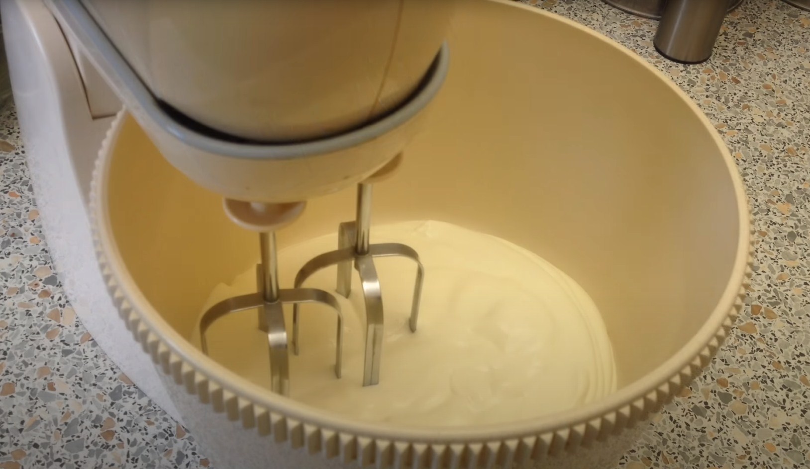 وصفة - كريمة الزبدة للفائف الويفر - الخطوة 2