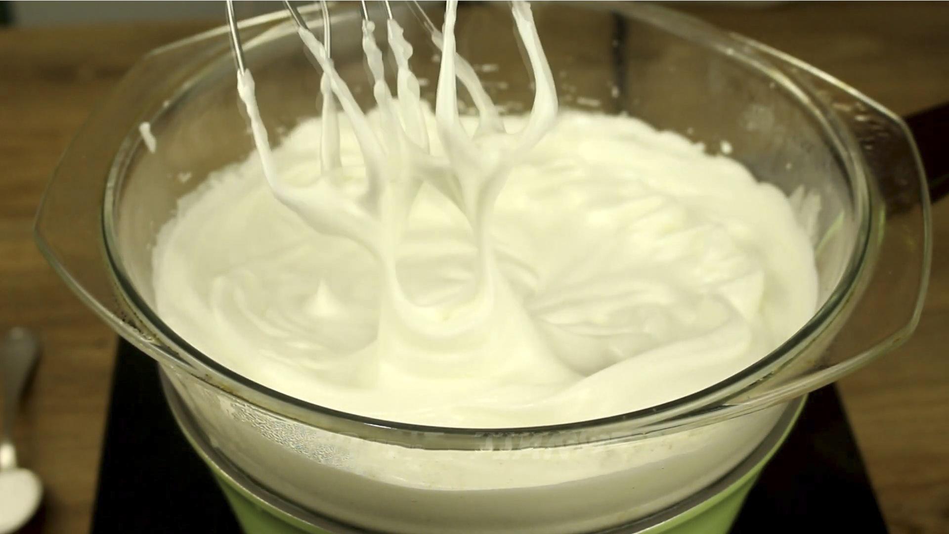 وصفة - كريمة المرينغ الرطبة - الخطوة 4