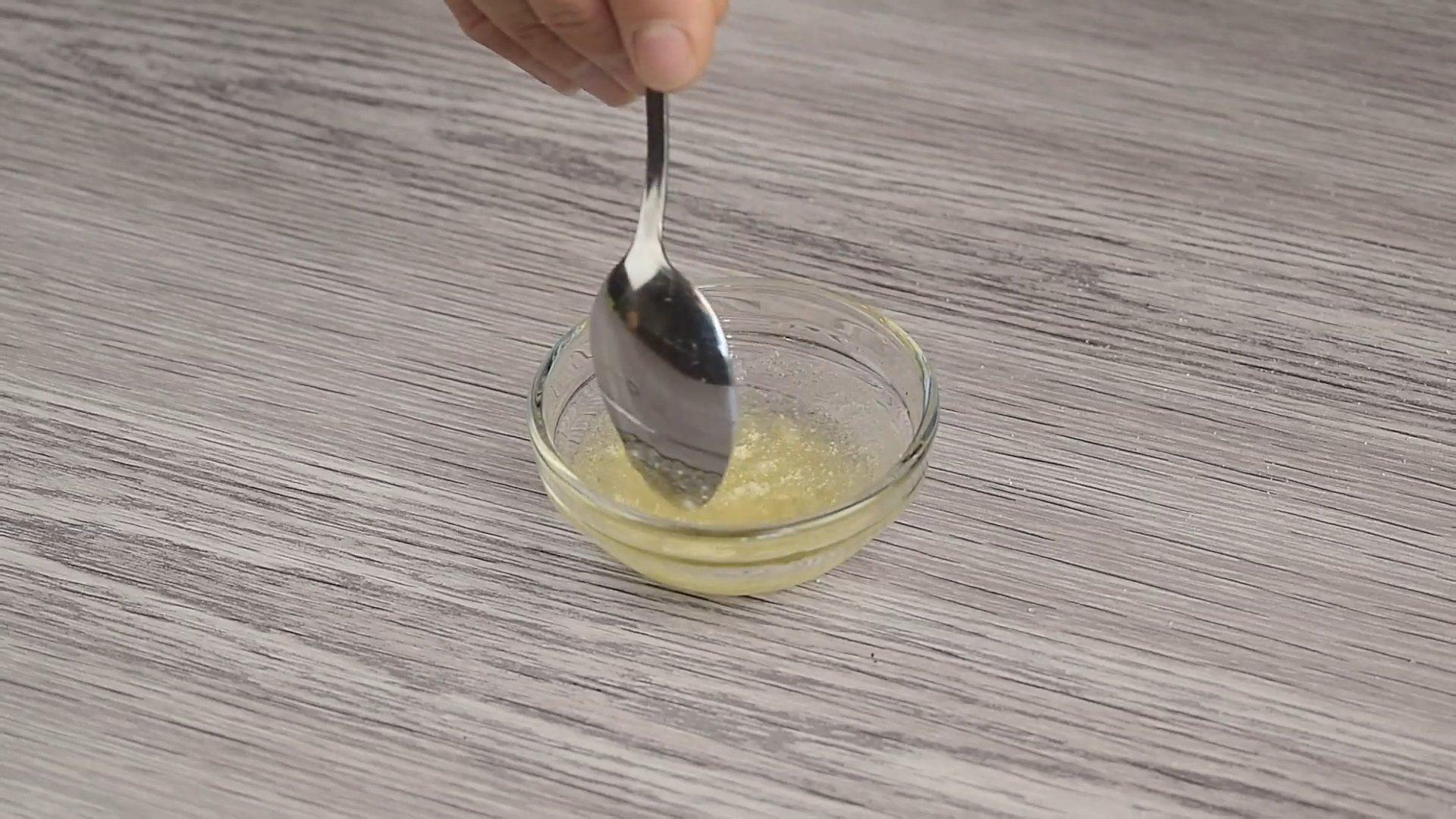 Ricetta - Decorazione di torte di Halloween con fantasmi - Fase 1