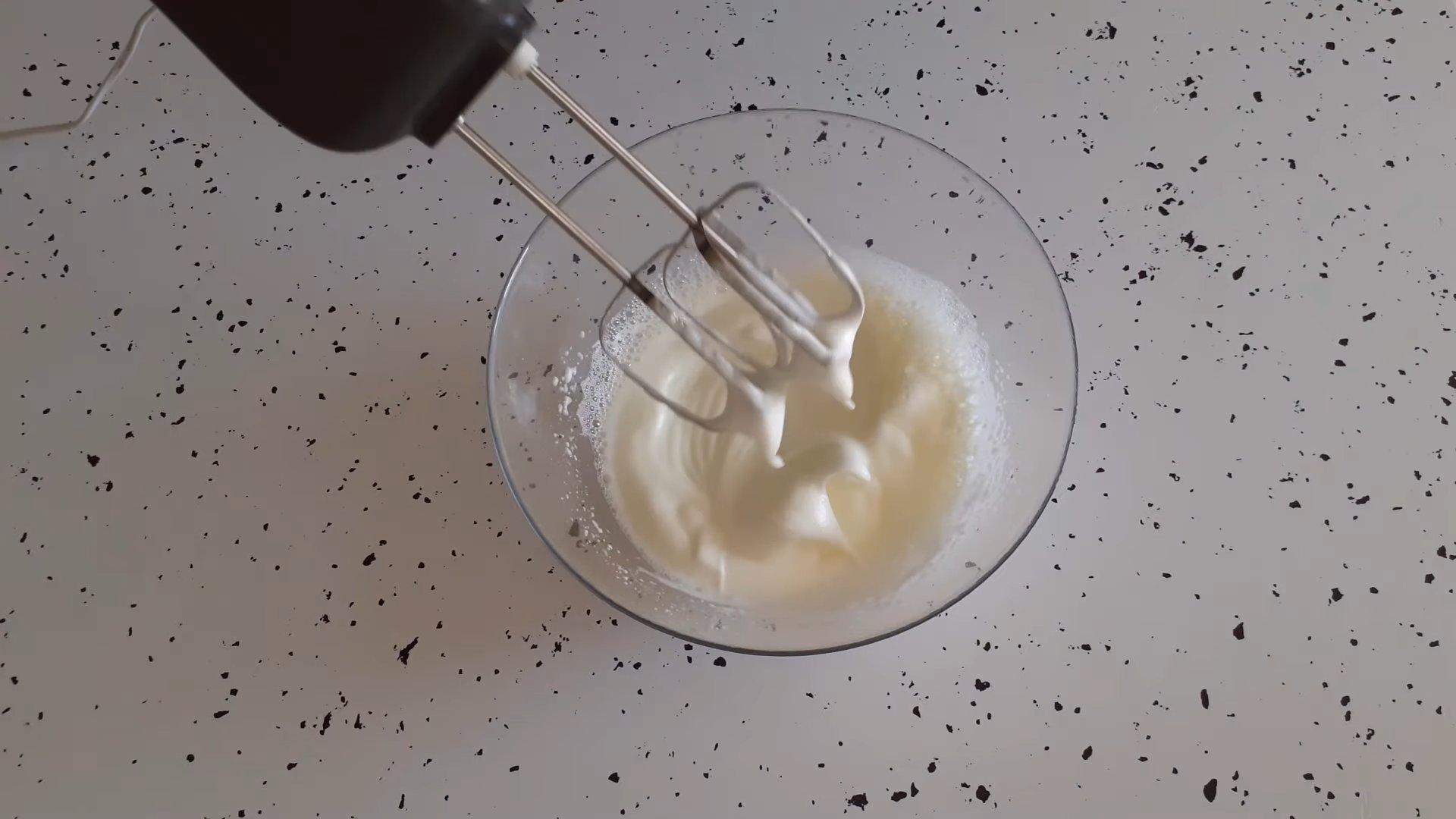 Recepta - Crema de proteïnes per decorar pastissos - pas 5