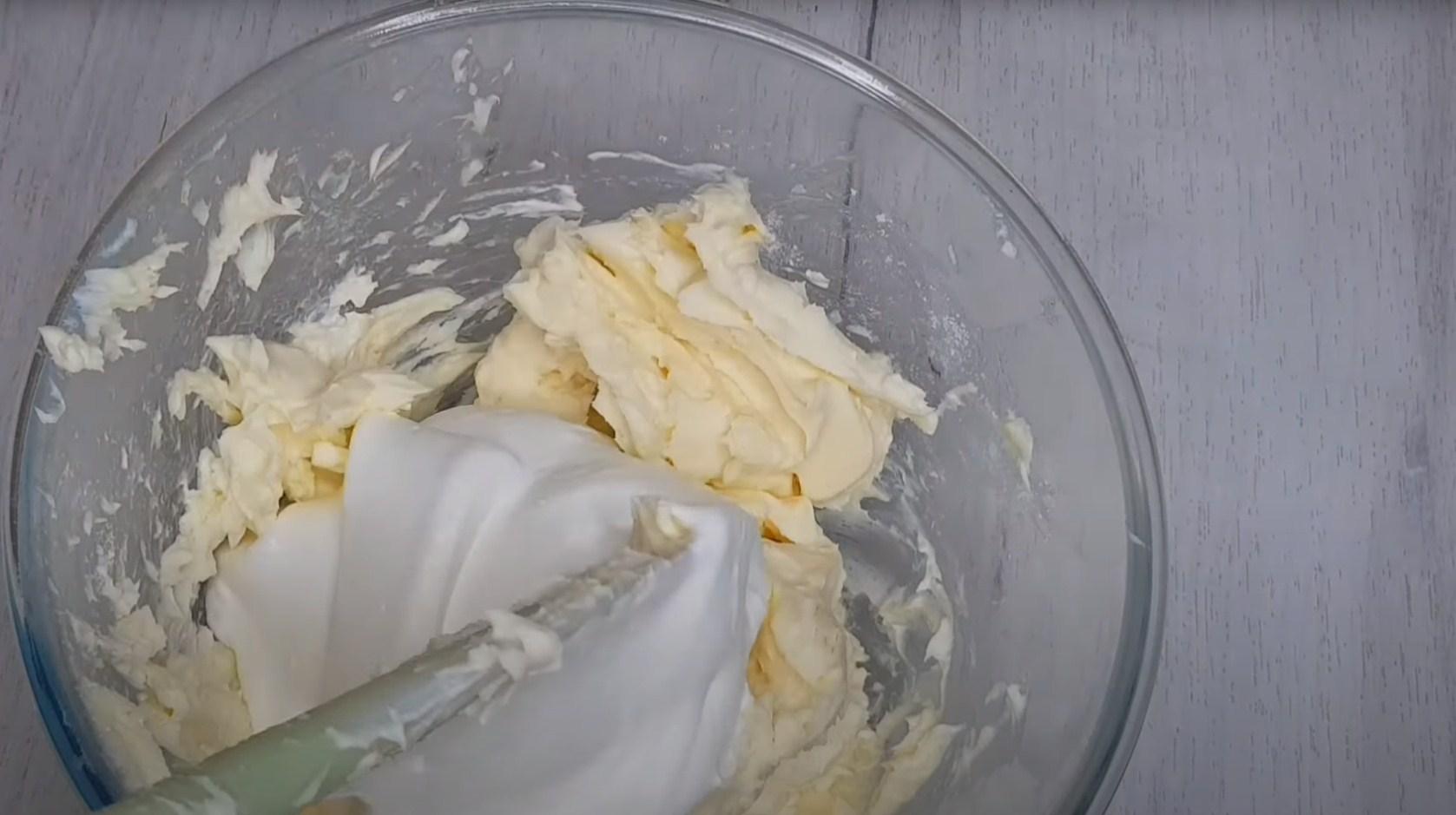 وصفة - كريمة تزيين لفائف الويفر بالماسكربون - الخطوة 4