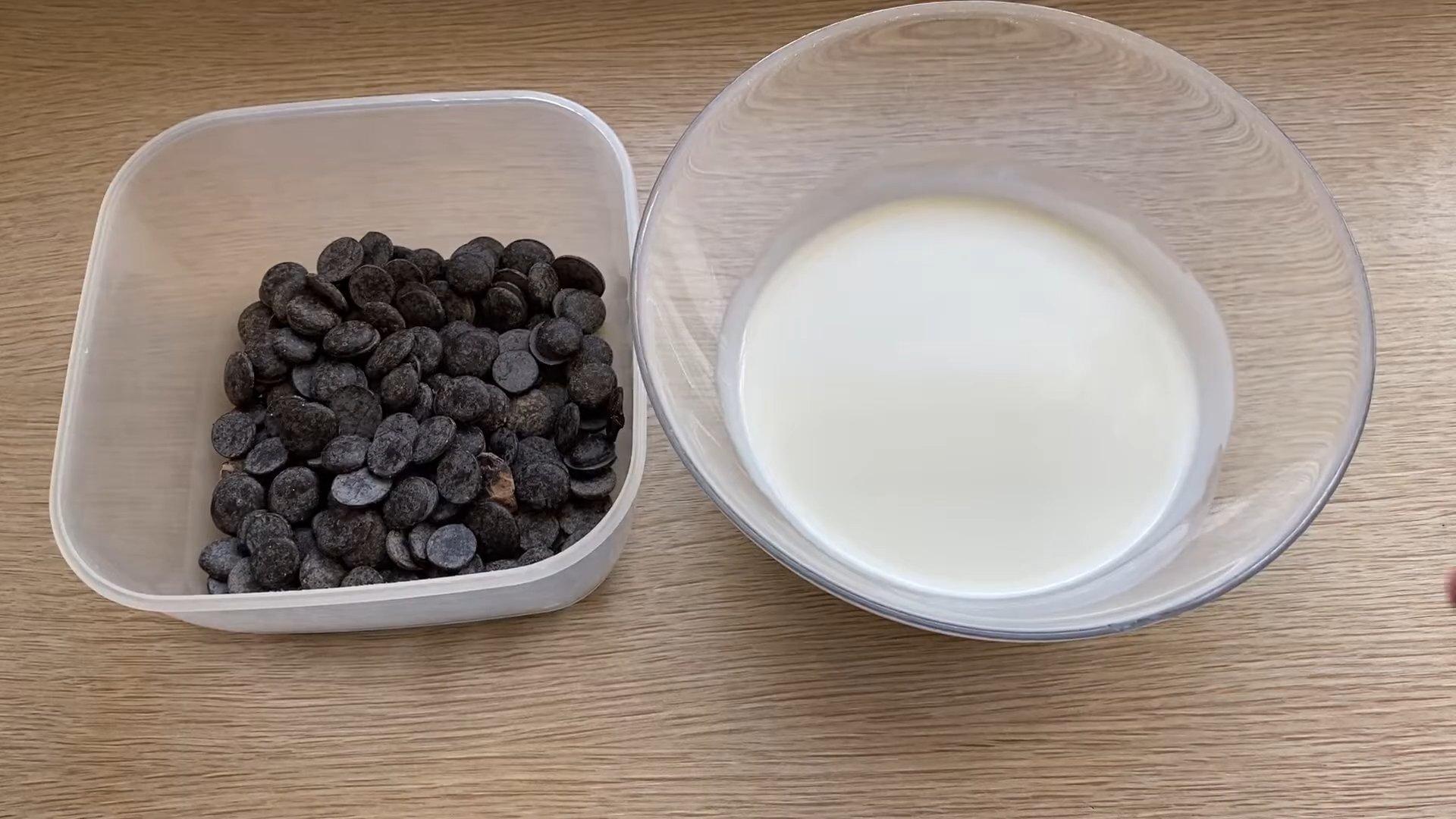 Opskrift - Chokolademuffinfrosting - Trin 1