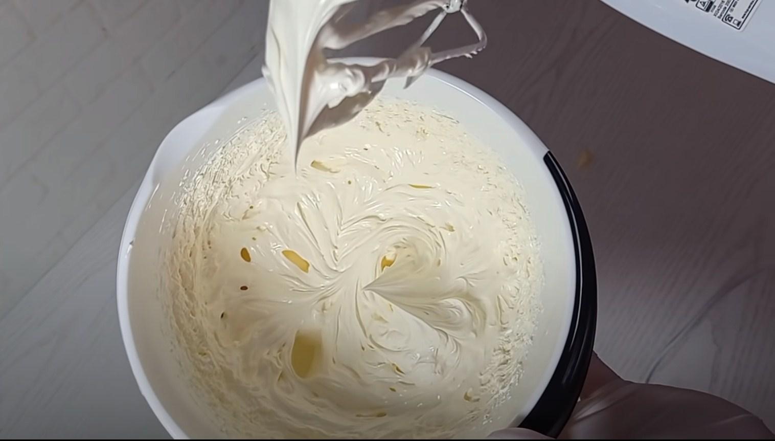 Rezept – Charlotte-Buttercreme zum Dekorieren von Kuchen und Cupcakes – Schritt 6-2