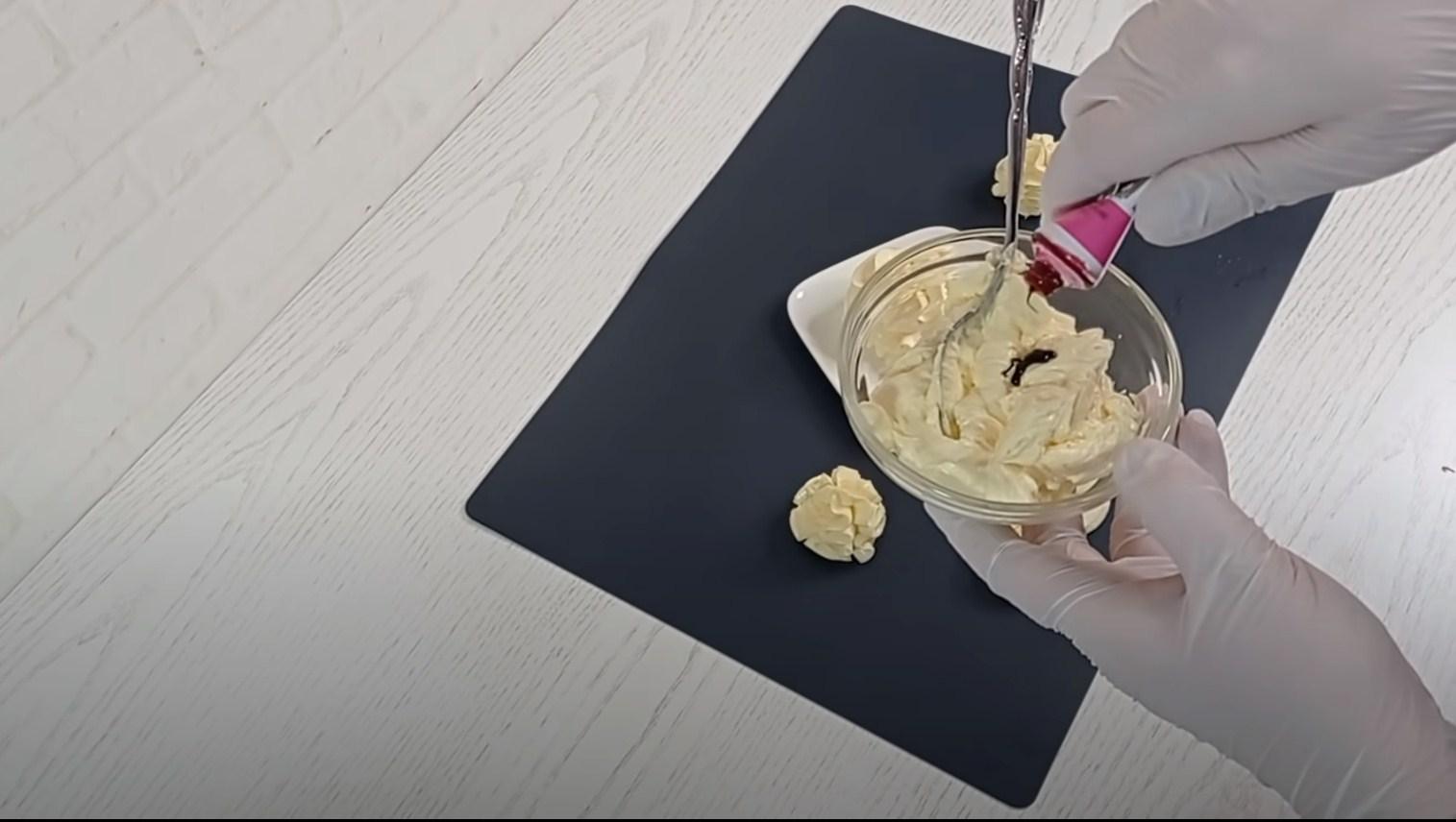 Rezept – Charlotte-Buttercreme zum Dekorieren von Kuchen und Cupcakes – Schritt 9-2