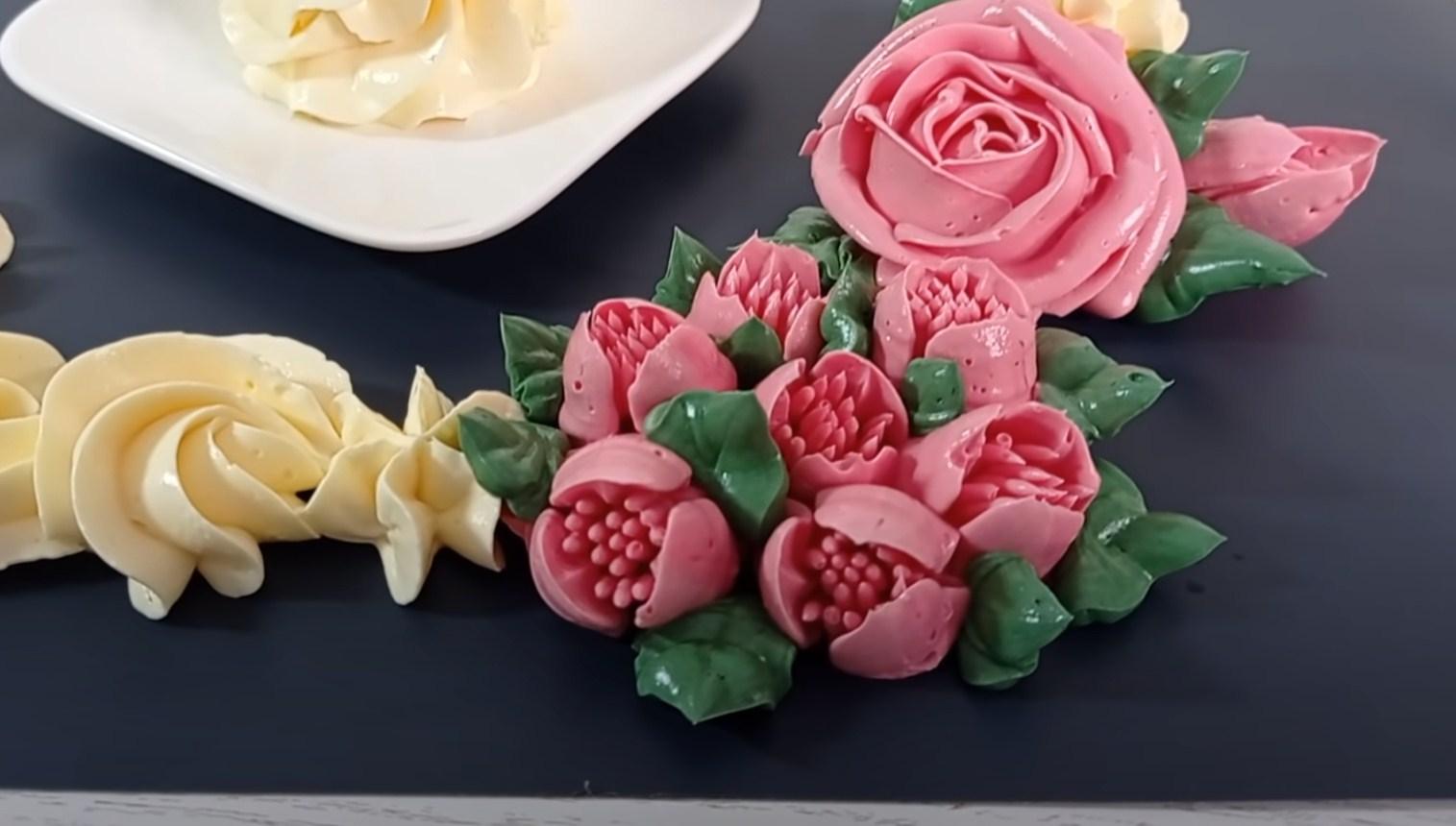 Rezept – Charlotte-Zuckerguss zum Dekorieren von Kuchen und Cupcakes – Schritte 9–4