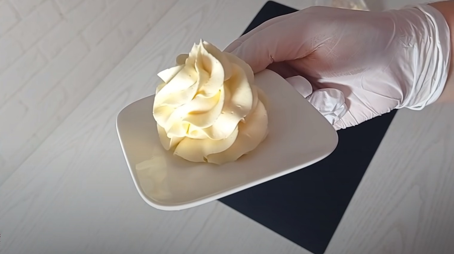 Rezept – Charlotte-Buttercreme zum Dekorieren von Kuchen und Cupcakes – Schritt 9
