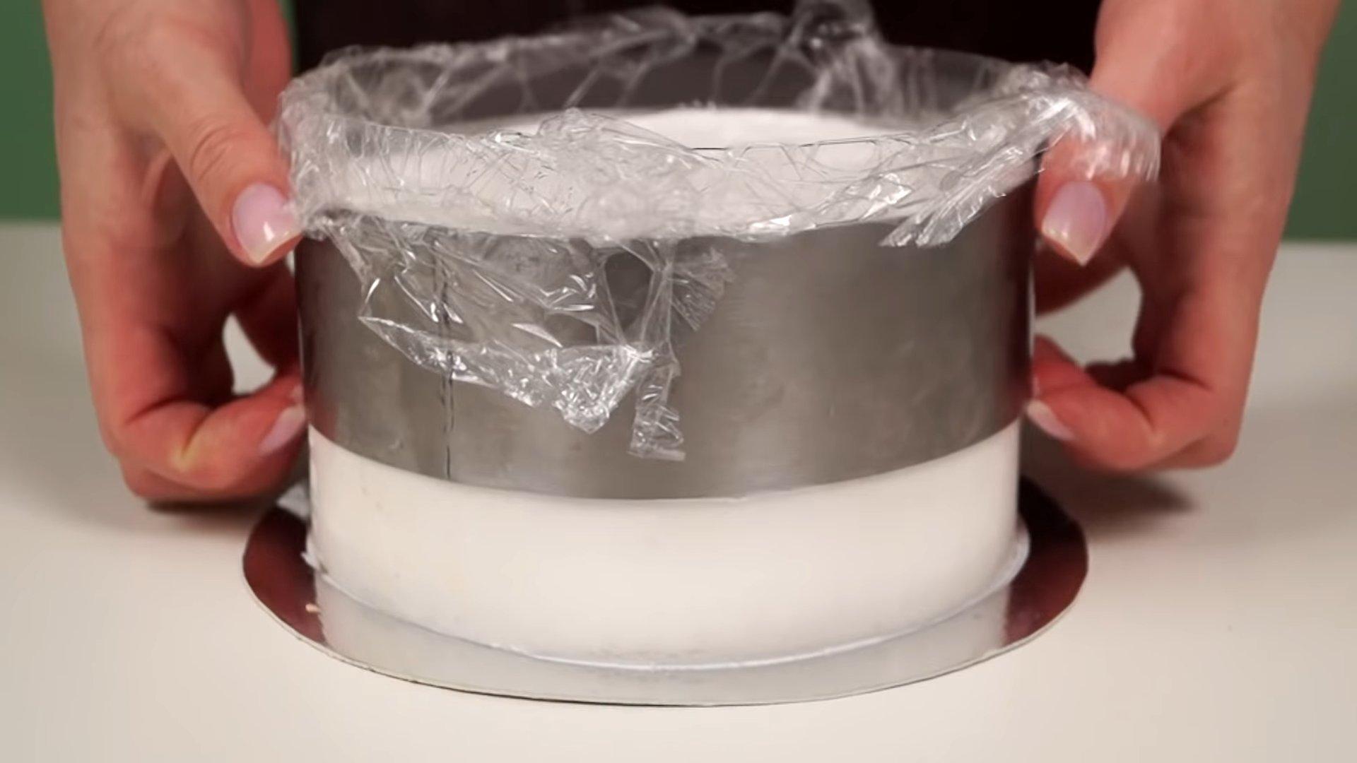 Ricetta - Torta con maschera di marshmallow per Halloween - Fase 10