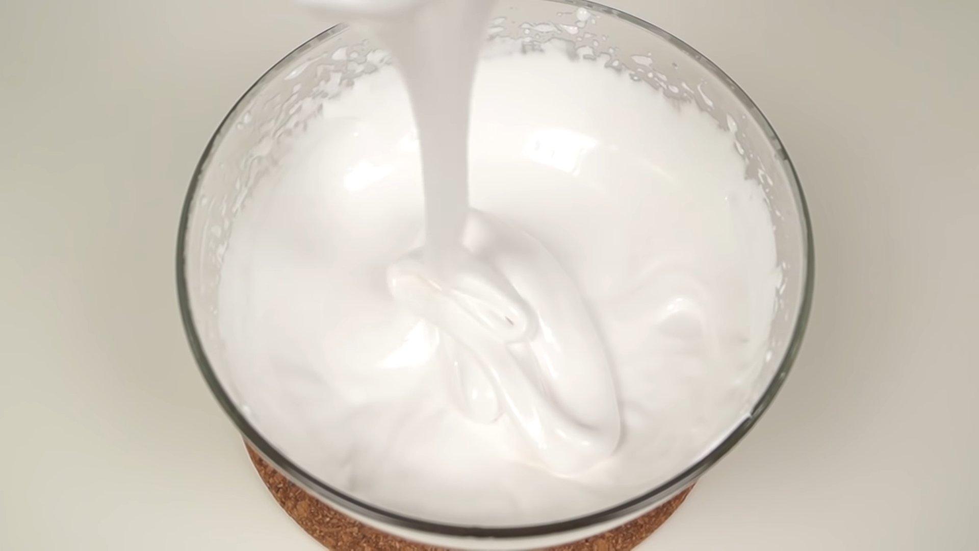 Ricetta - Torta con maschera di marshmallow di Halloween - Fase 5