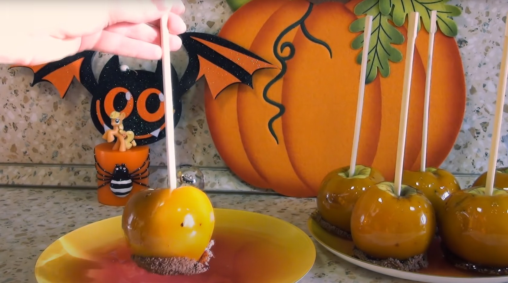 Opskrift - Halloween karamelæbler - Trin 7