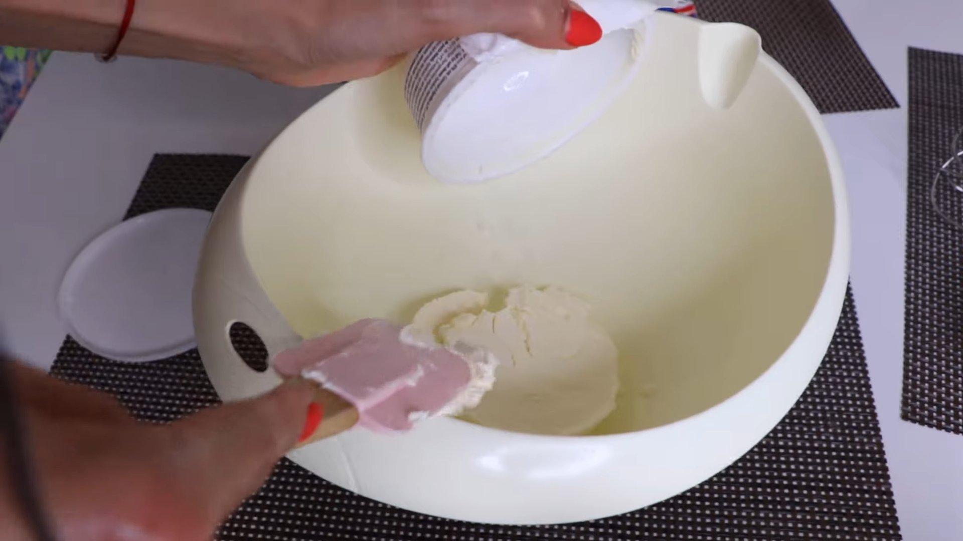 Opskrift - Mascarpone Cupcake Frosting - Trin 2