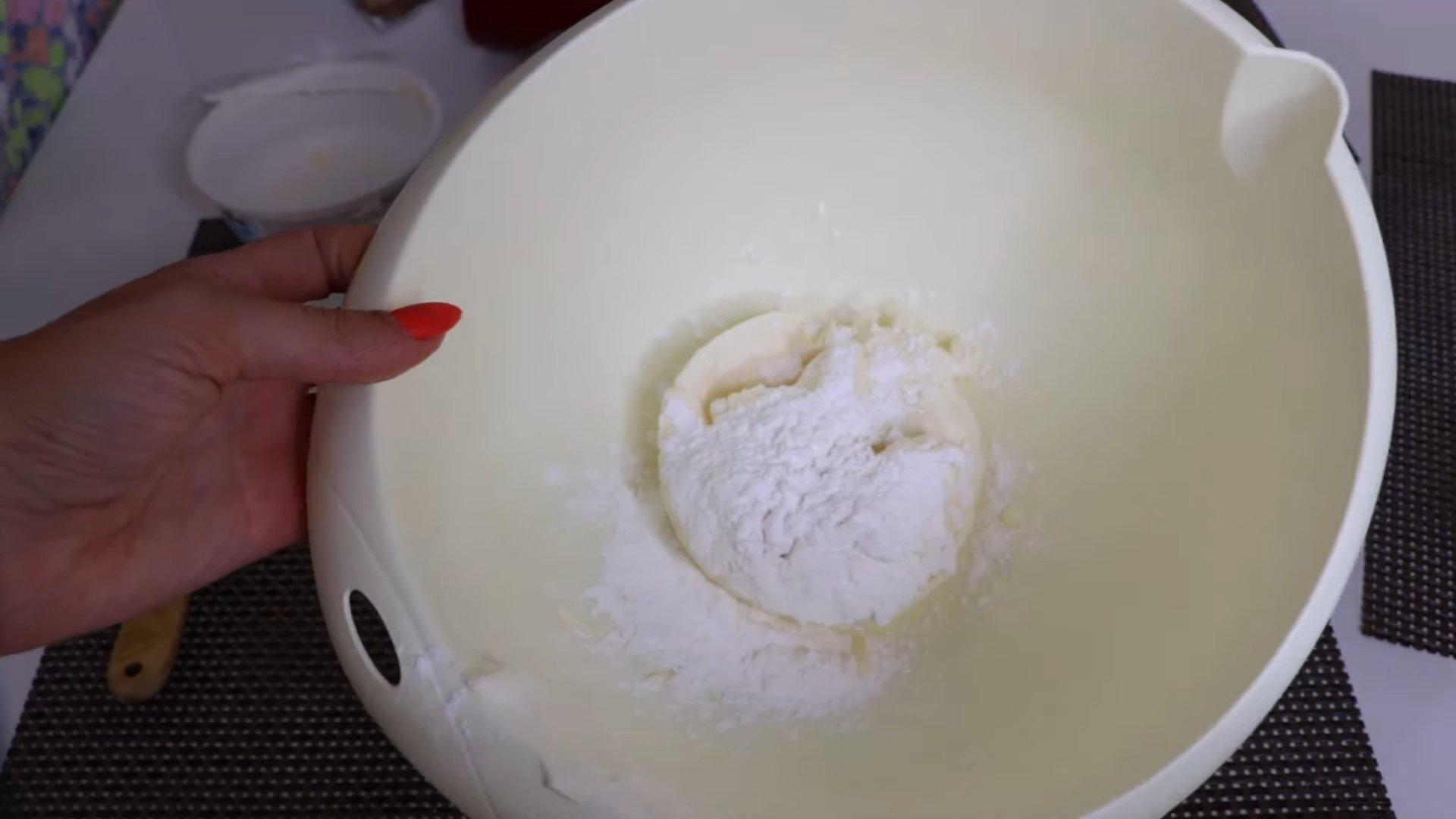 Opskrift - Mascarpone Cupcake Frosting - Trin 3