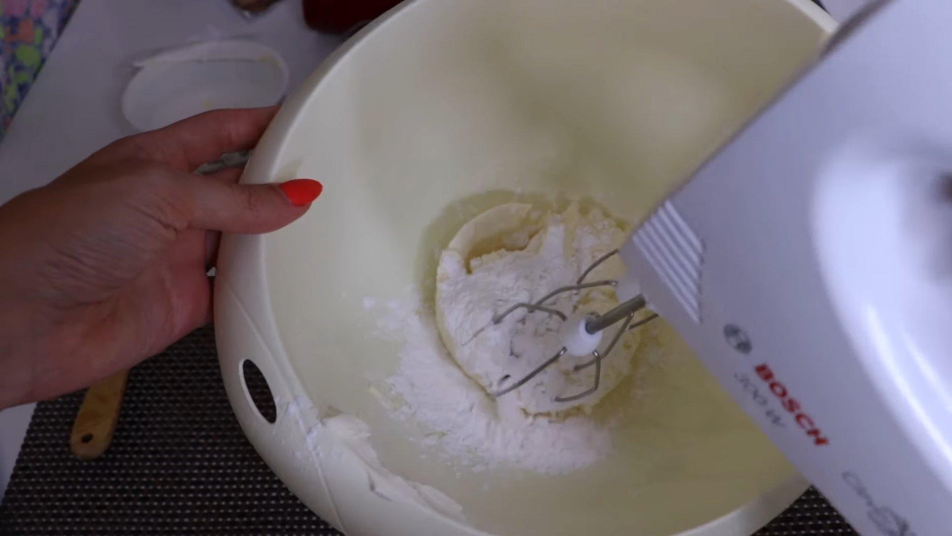 Opskrift - Mascarpone Cupcake Frosting - Trin 4