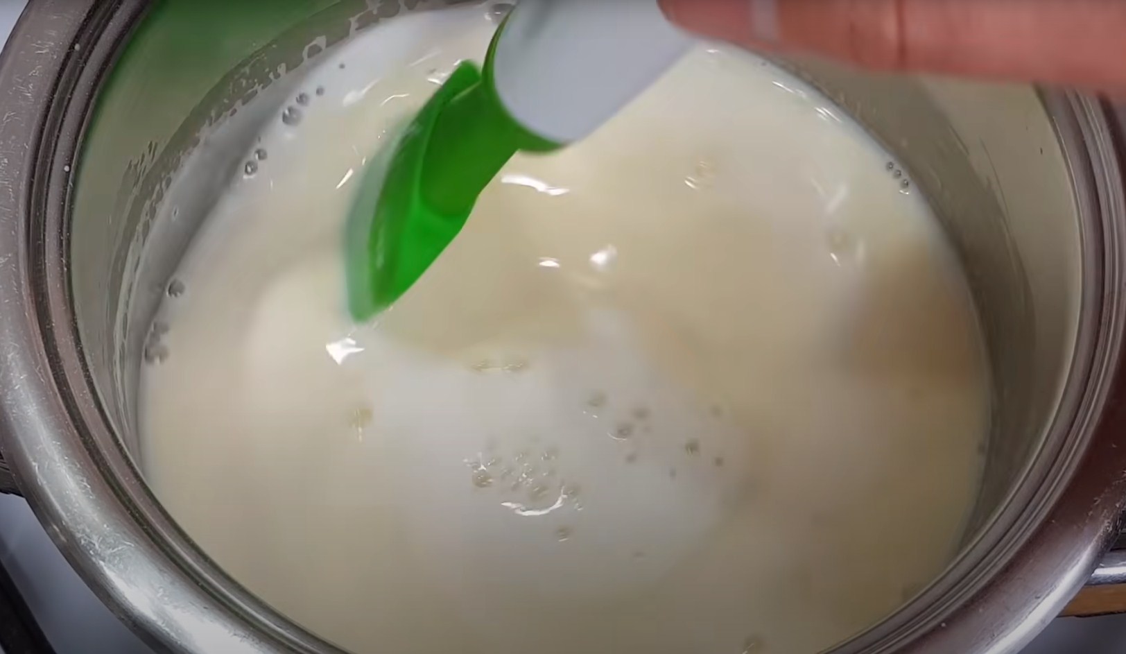 وصفة - آيس كريم لفائف الويفر - الخطوة 4